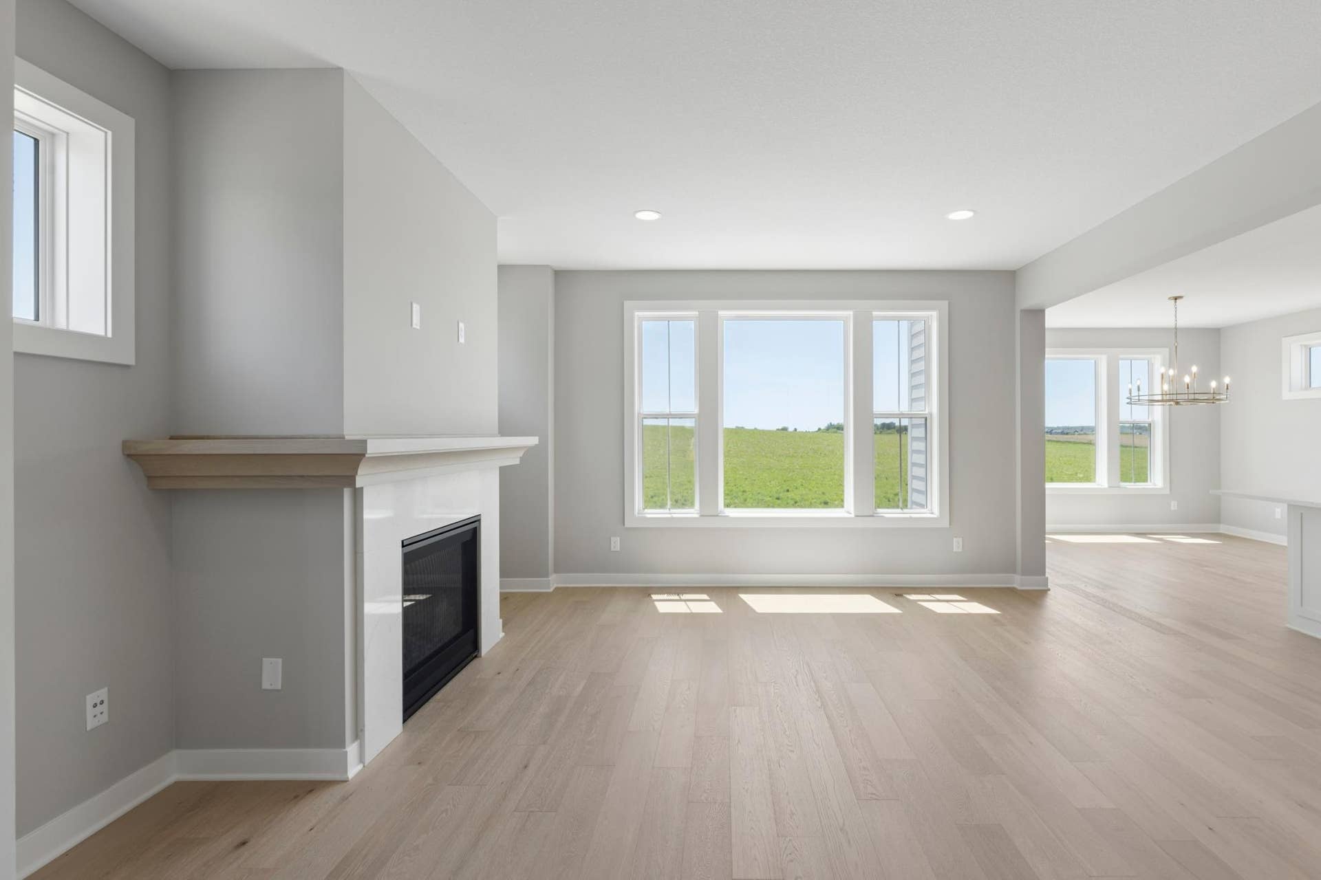 10409 Blackmoor Road, Woodbury, MN 55129 This popular neighborhood is nearly sold out! Schedule your showing today!