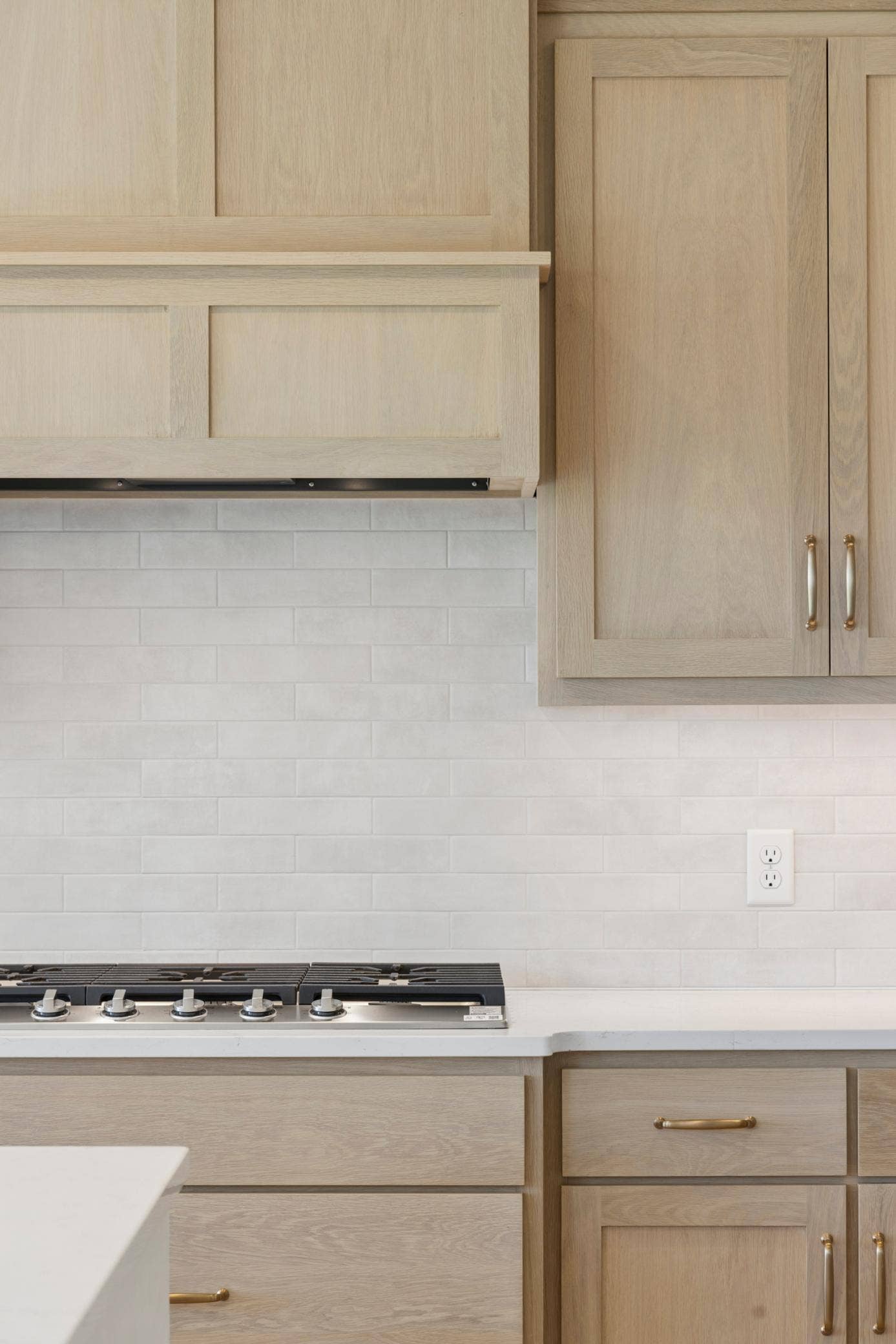 10409 Blackmoor Road, Woodbury, MN 55129 Beautiful ceramic tile backsplash (photo of actual listing).