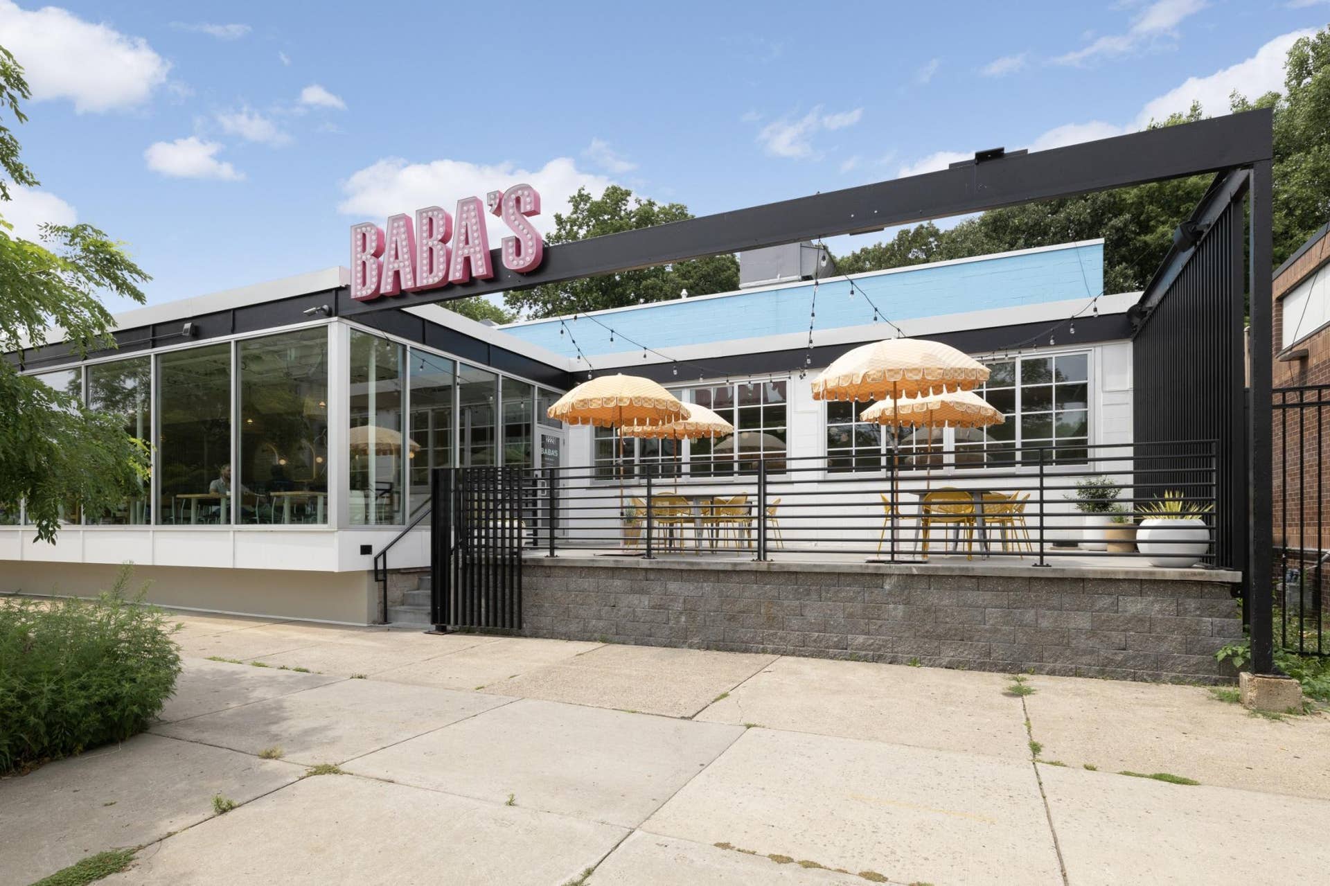 2536 Dupont Avenue S, #101, 47, Minneapolis, MN 55405 Enjoy restaurants and coffee shops nearby.
