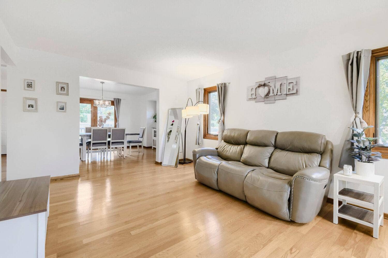 2729 N 3rd Street - Web Quality - 009 - 09 Living Room.jpg