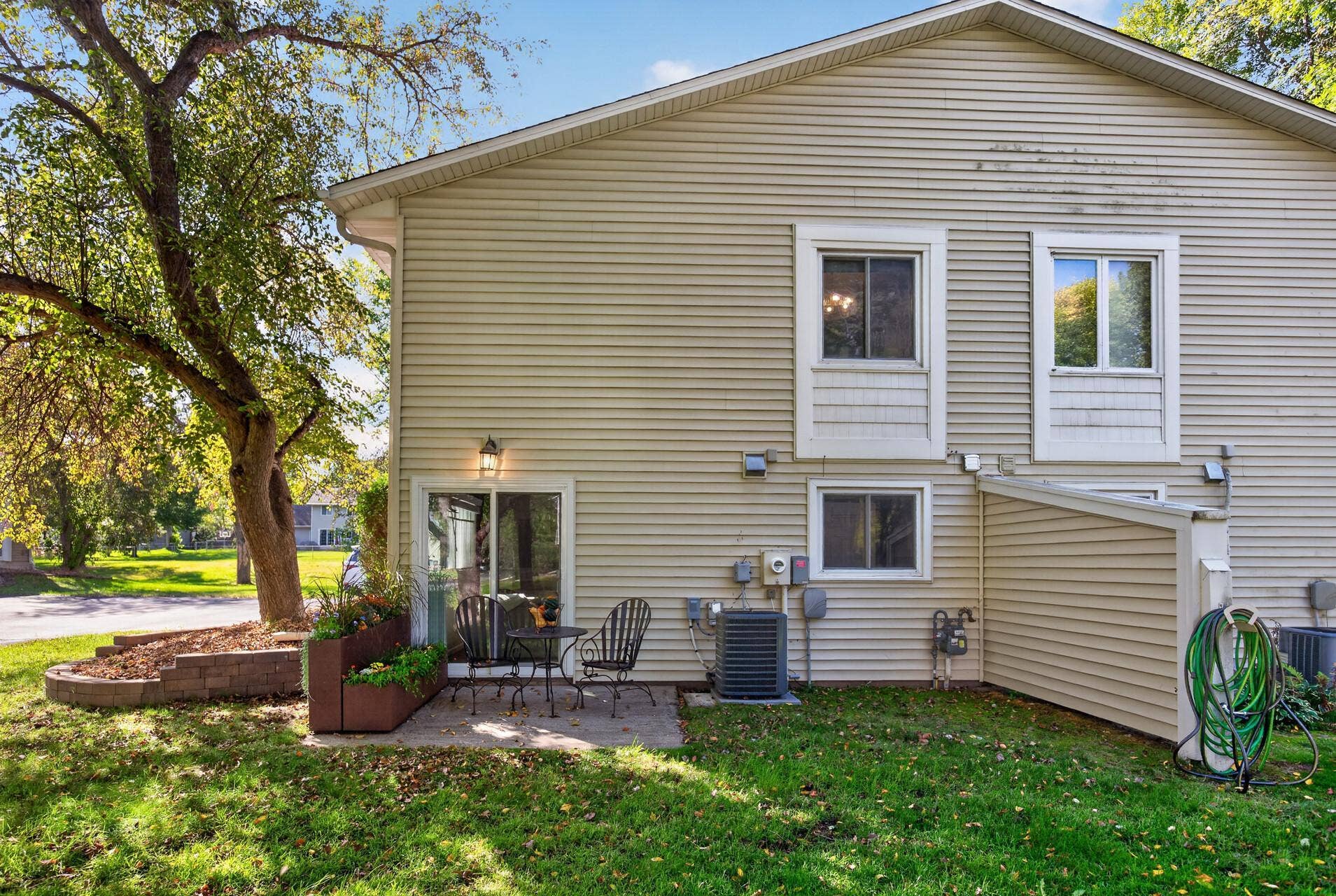 11037 104th Place N, Maple Grove, MN 55369 11037 104th Place N, Maple Grove, MN 55369