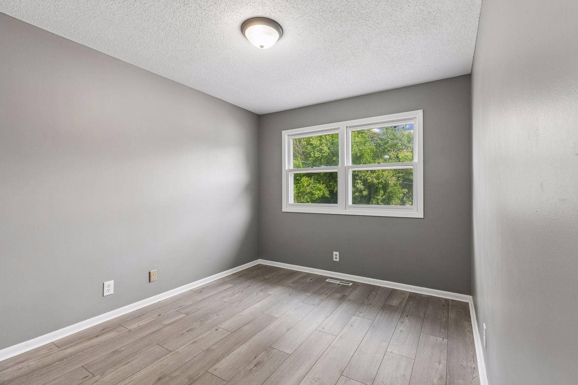 1015 43 1/2 Avenue NE, Columbia Heights, MN 55421 1015 43 1/2 Avenue NE, Columbia Heights, MN 55421