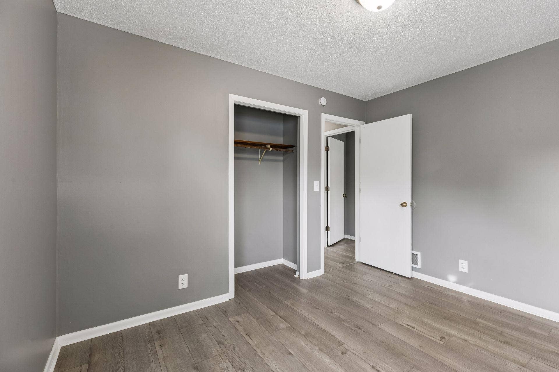 1015 43 1/2 Avenue NE, Columbia Heights, MN 55421 1015 43 1/2 Avenue NE, Columbia Heights, MN 55421