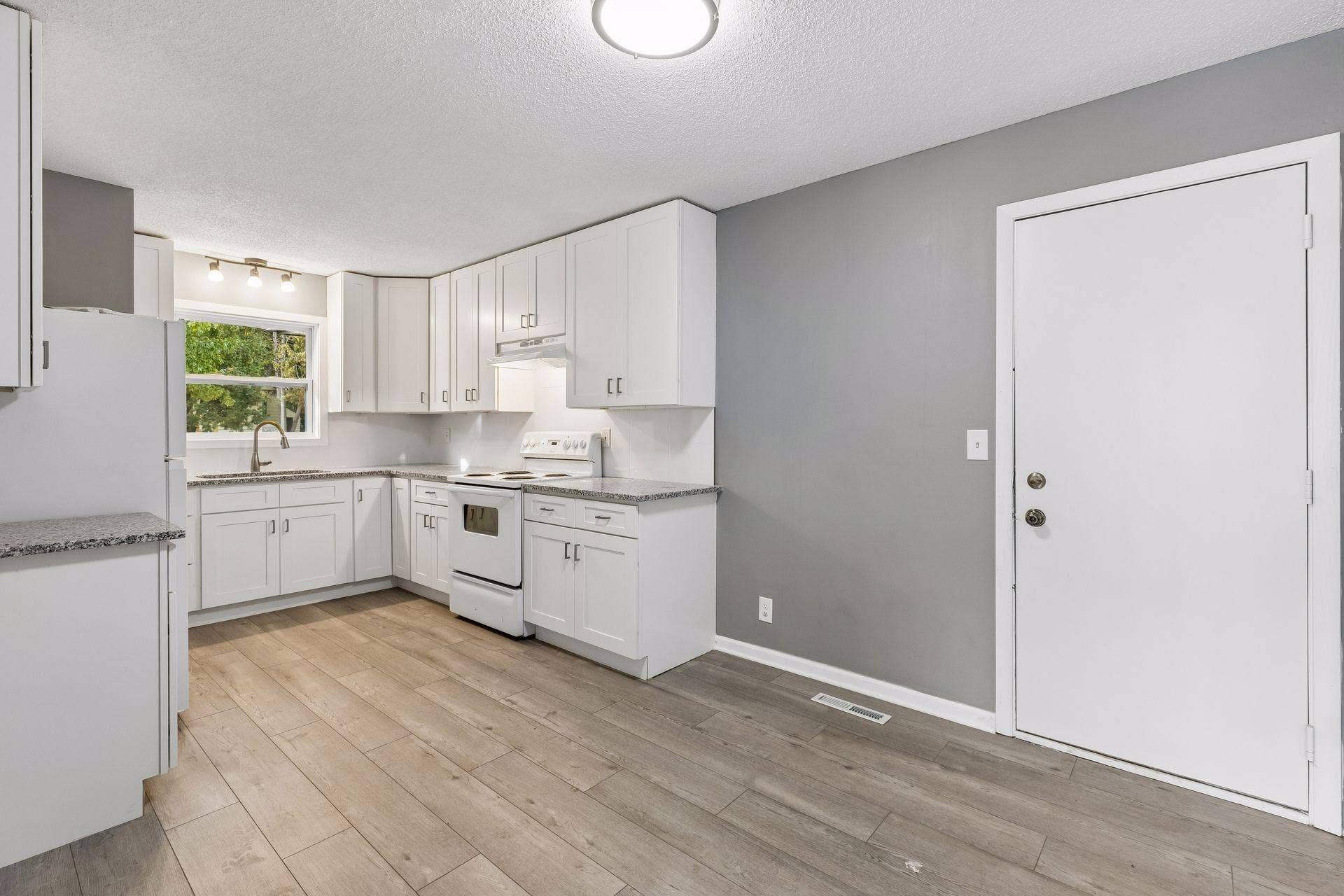 1015 43 1/2 Avenue NE, Columbia Heights, MN 55421 1015 43 1/2 Avenue NE, Columbia Heights, MN 55421