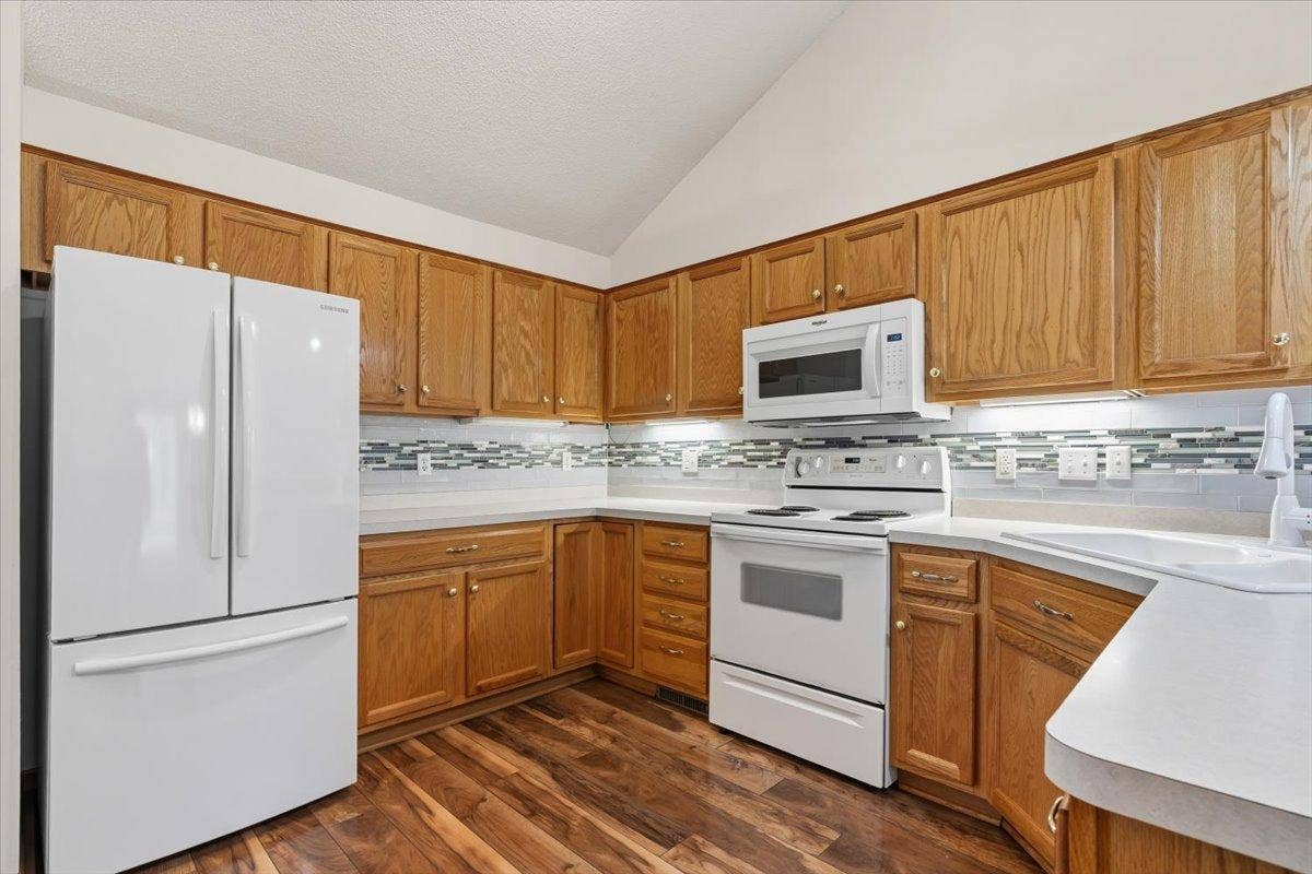 7987 Forest Boulevard, #Unit F, Woodbury, MN 55125 7987 Forest Boulevard, #Unit F, Woodbury, MN 55125