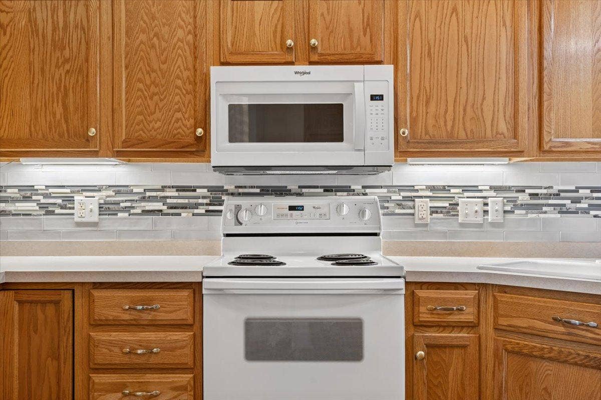 7987 Forest Boulevard, #Unit F, Woodbury, MN 55125 7987 Forest Boulevard, #Unit F, Woodbury, MN 55125
