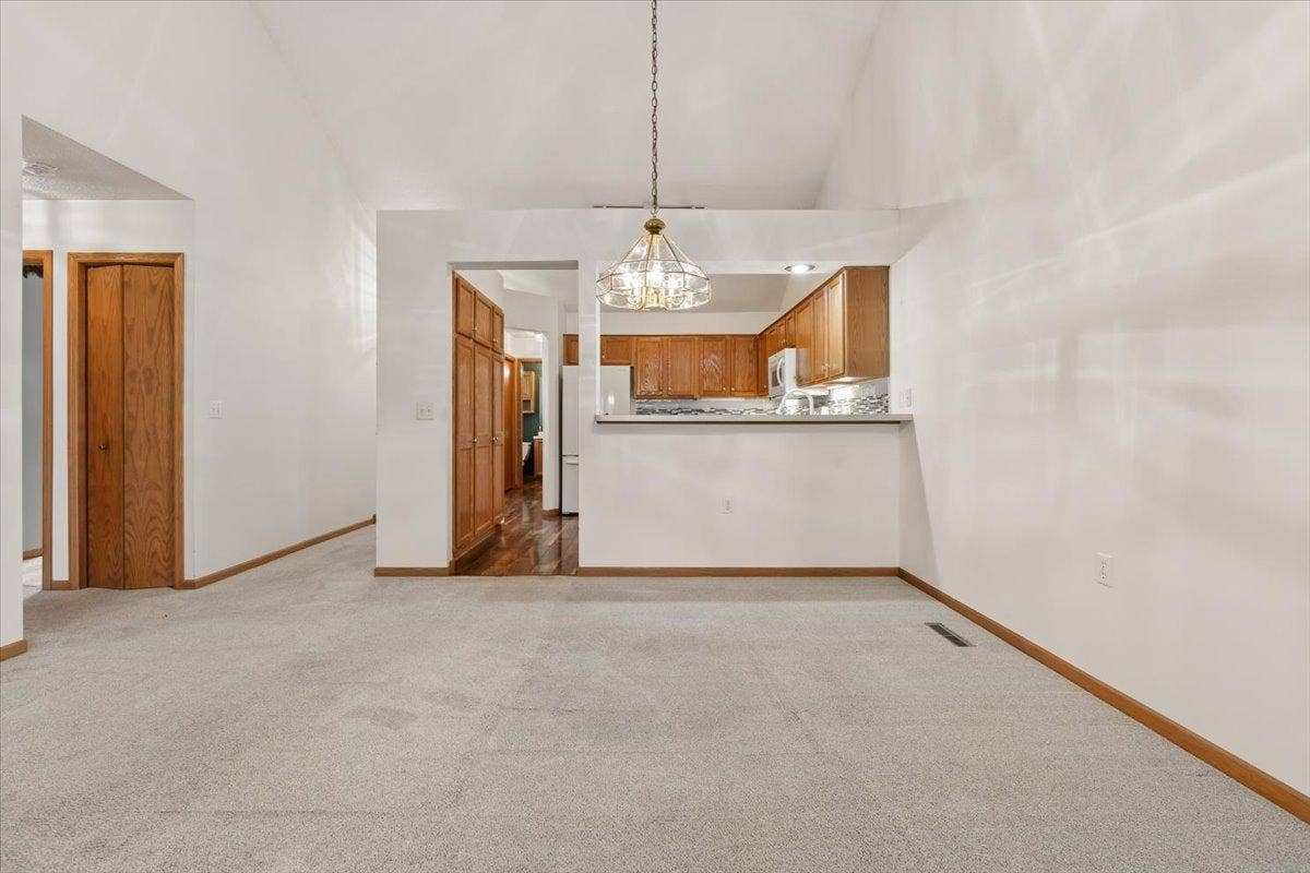 7987 Forest Boulevard, #Unit F, Woodbury, MN 55125 7987 Forest Boulevard, #Unit F, Woodbury, MN 55125