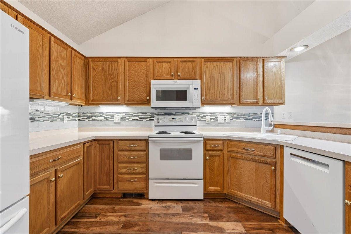 7987 Forest Boulevard, #Unit F, Woodbury, MN 55125 Kitchen