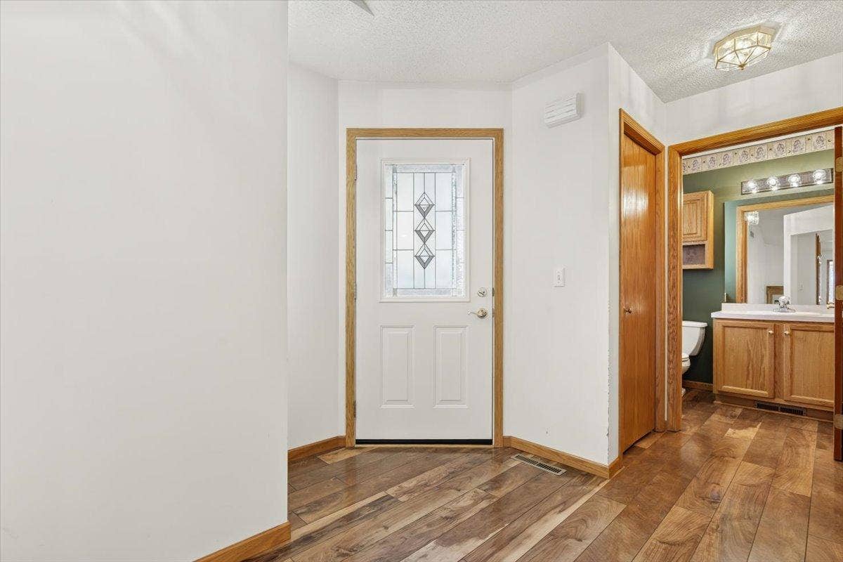 7987 Forest Boulevard, #Unit F, Woodbury, MN 55125 Foyer