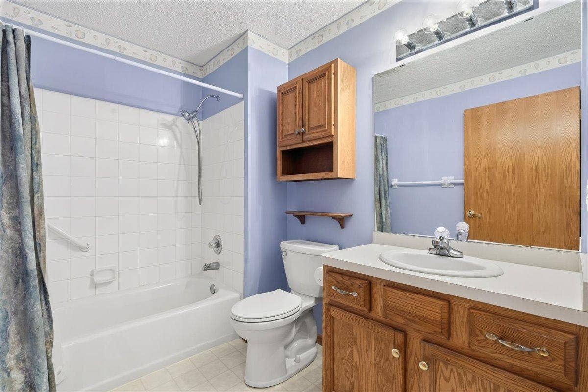 7987 Forest Boulevard, #Unit F, Woodbury, MN 55125 7987 Forest Boulevard, #Unit F, Woodbury, MN 55125