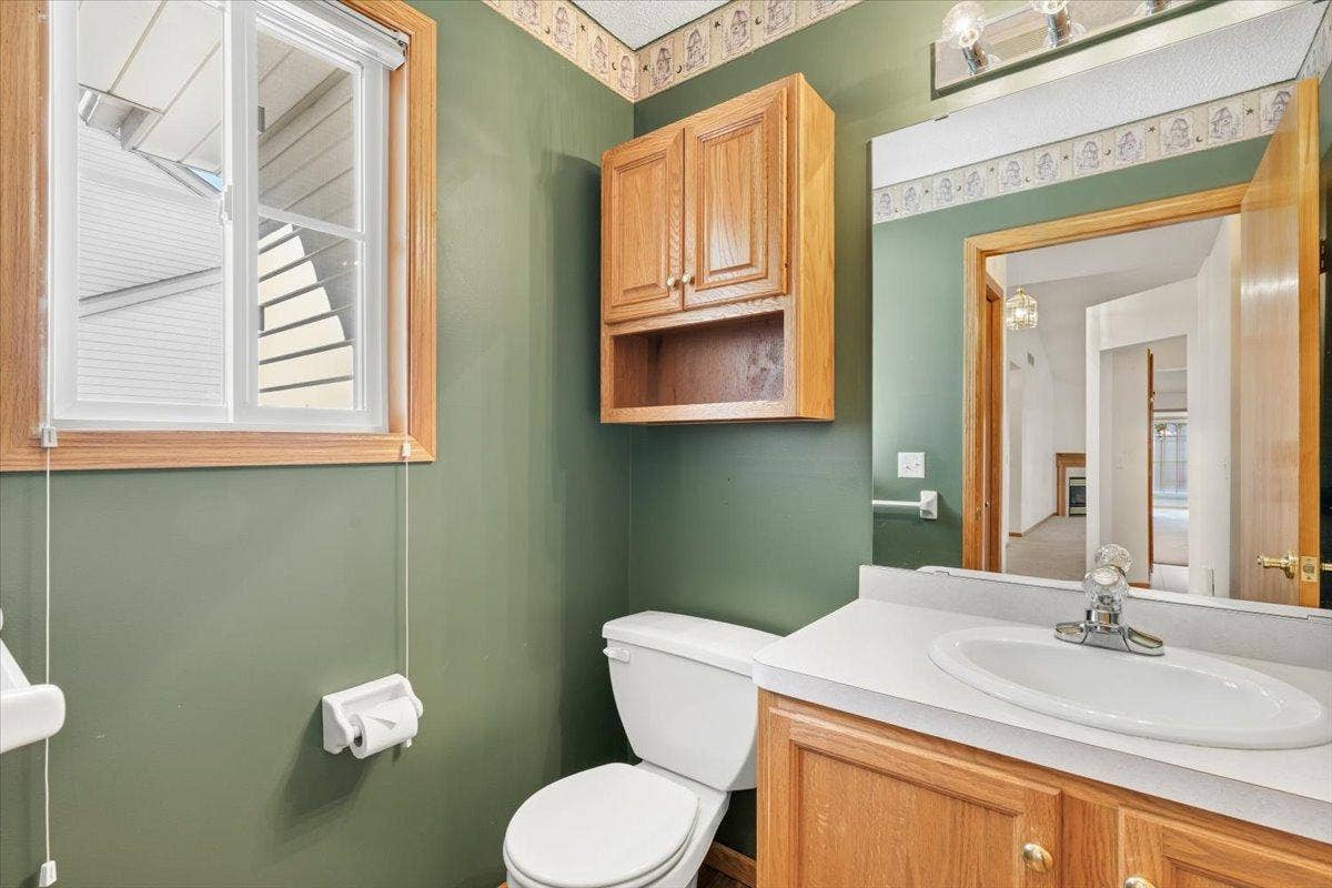 7987 Forest Boulevard, #Unit F, Woodbury, MN 55125 Half Bath