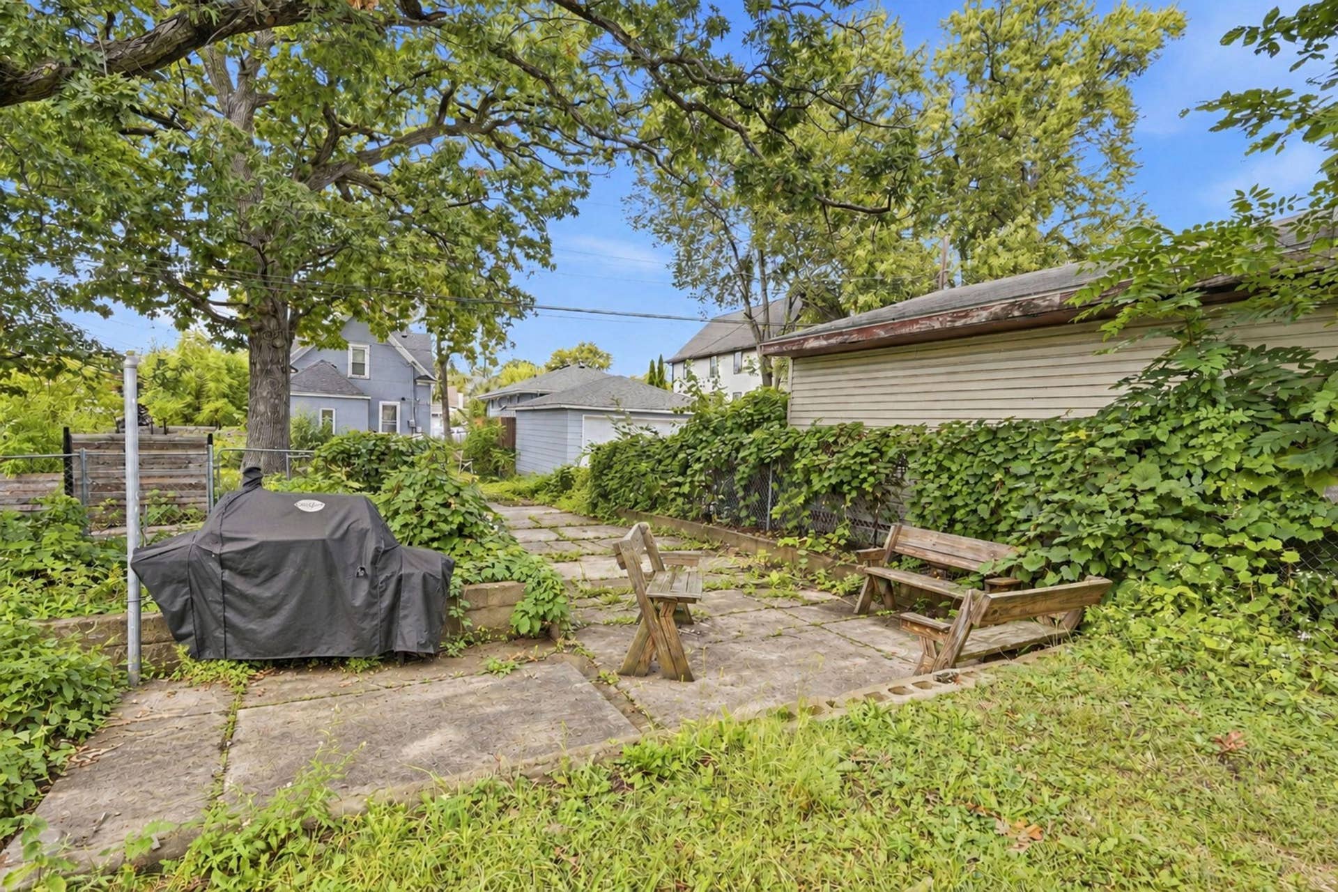 501 Newton Avenue N, 30, Minneapolis, MN 55405 Backyard patio