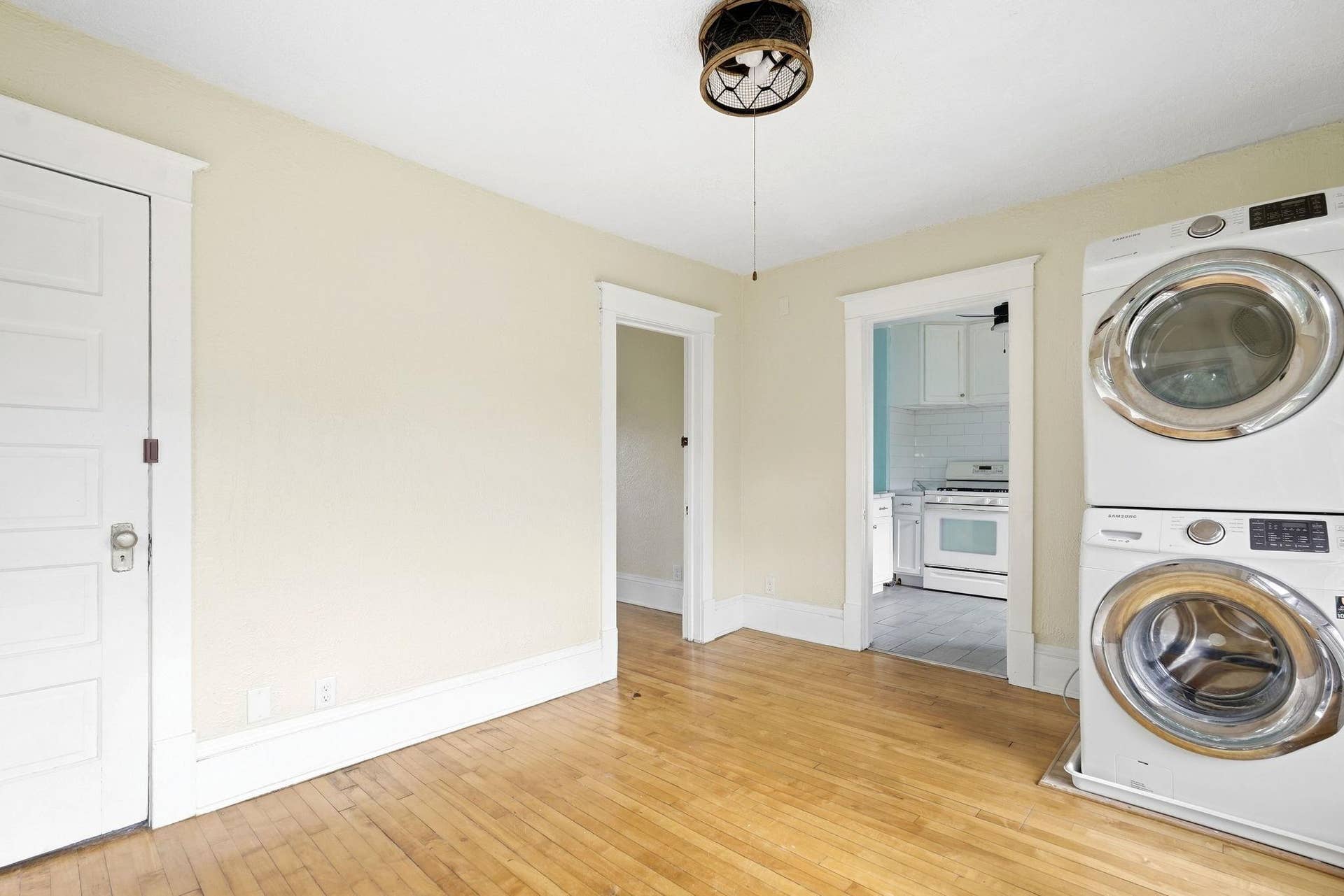 501 Newton Avenue N, 30, Minneapolis, MN 55405 Upper level in unit laundry