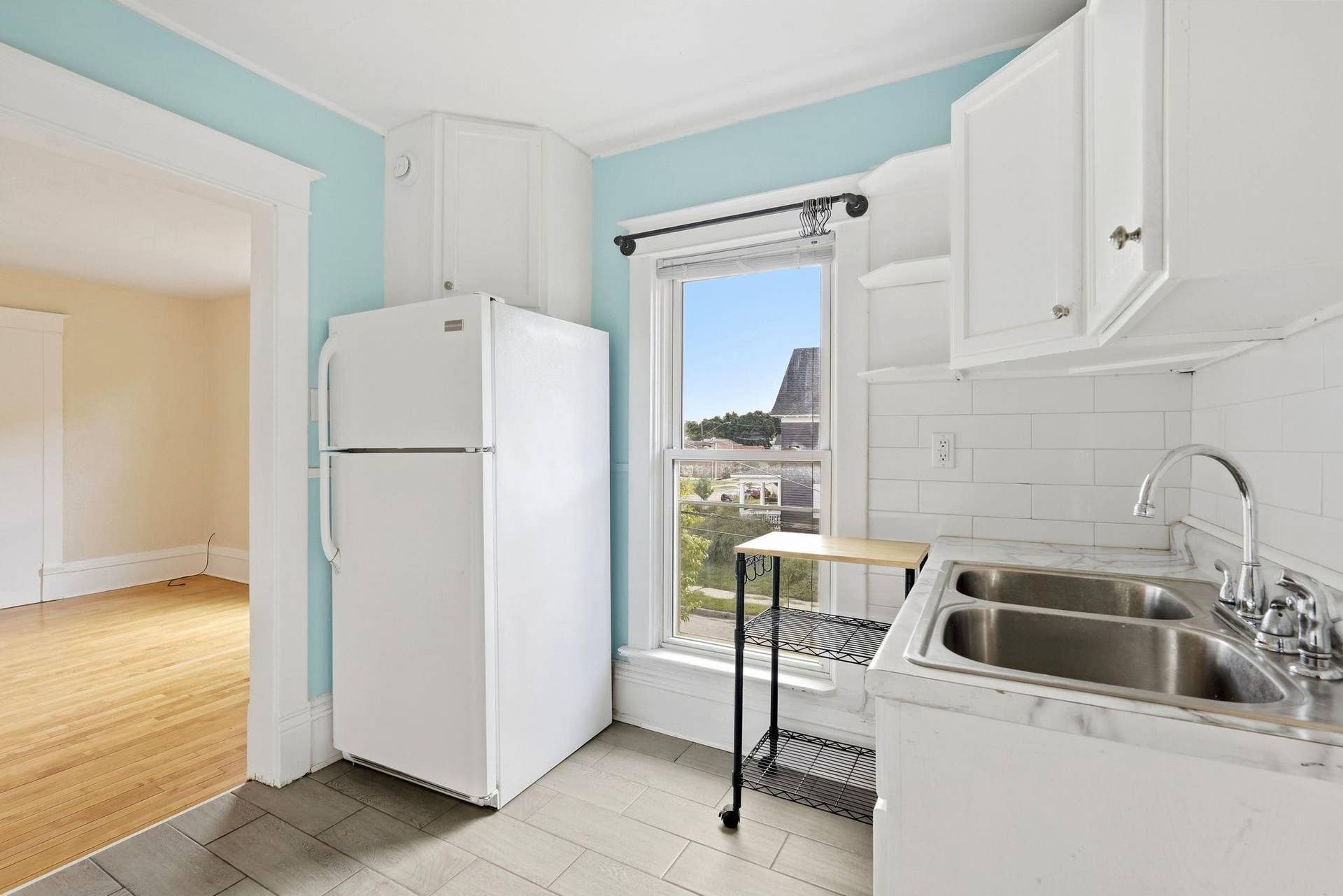 501 Newton Avenue N, 30, Minneapolis, MN 55405 Upper kitchen