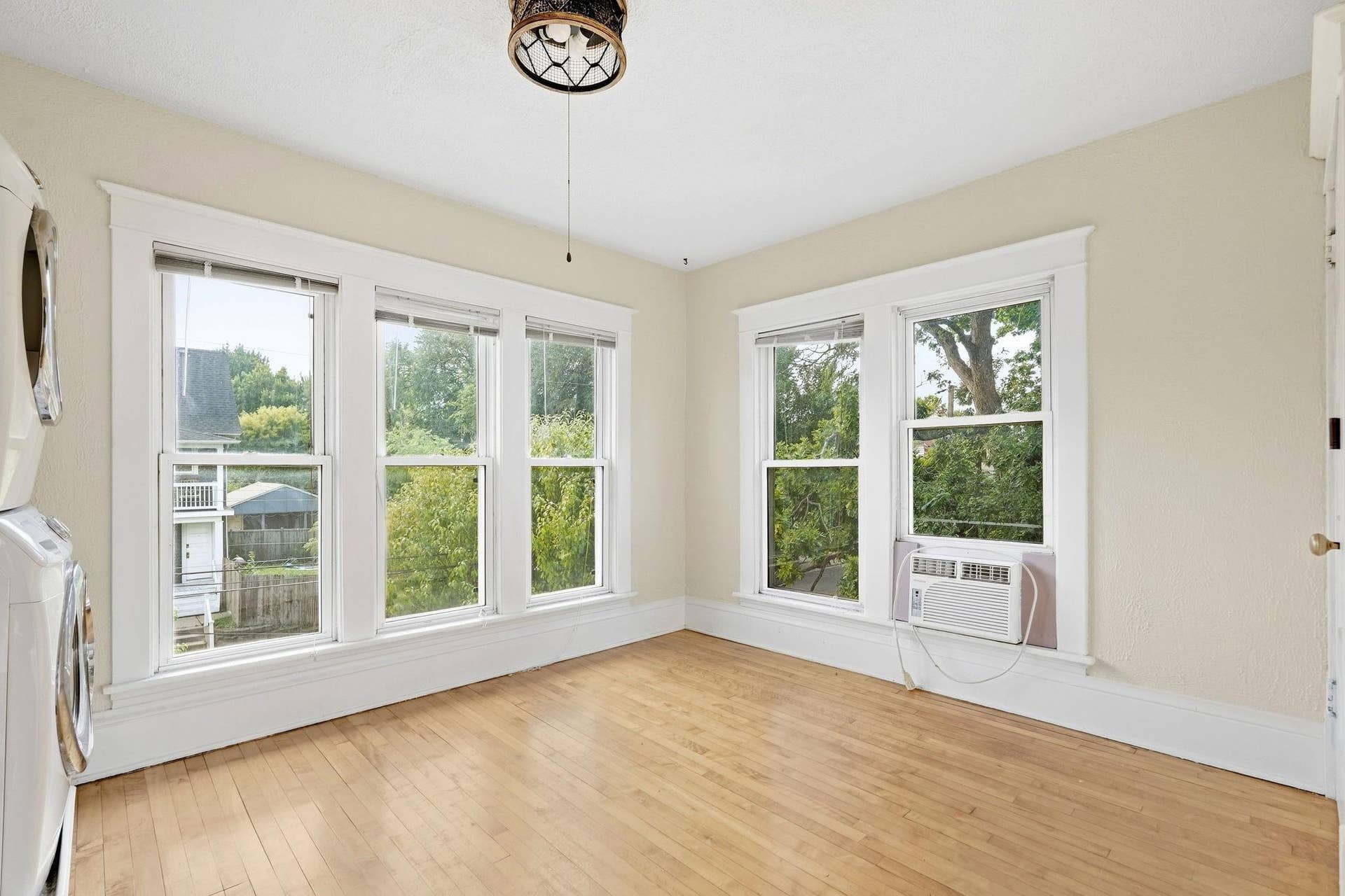 501 Newton Avenue N, 30, Minneapolis, MN 55405 501 Newton Avenue N, 30, Minneapolis, MN 55405
