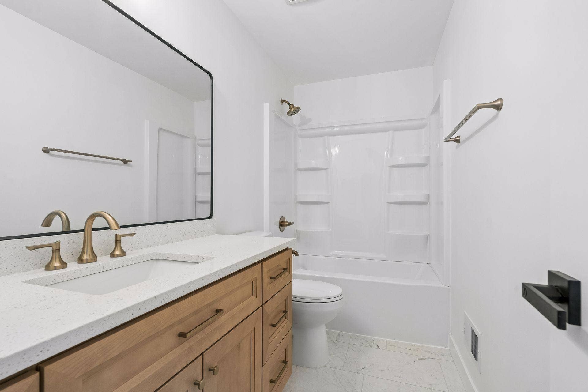 10795 191st Avenue NW, Elk River, MN 55330 10795 191st Avenue NW, Elk River, MN 55330