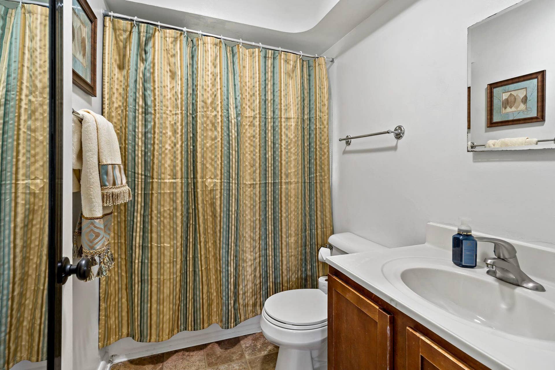 63 Iowa Avenue W, 97, Saint Paul, MN 55117 16-web-or-mls-63 Iowa Ave W St Paul MN_0020.jpg