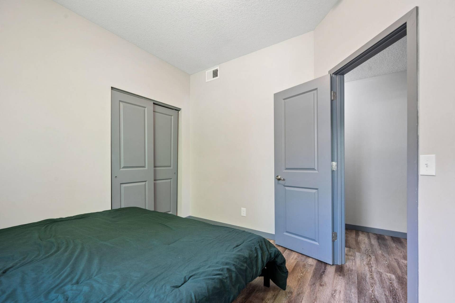 211 Belvidere Street E, 104, Saint Paul, MN 55107 28-web-or-mls-FSF_1456.jpg