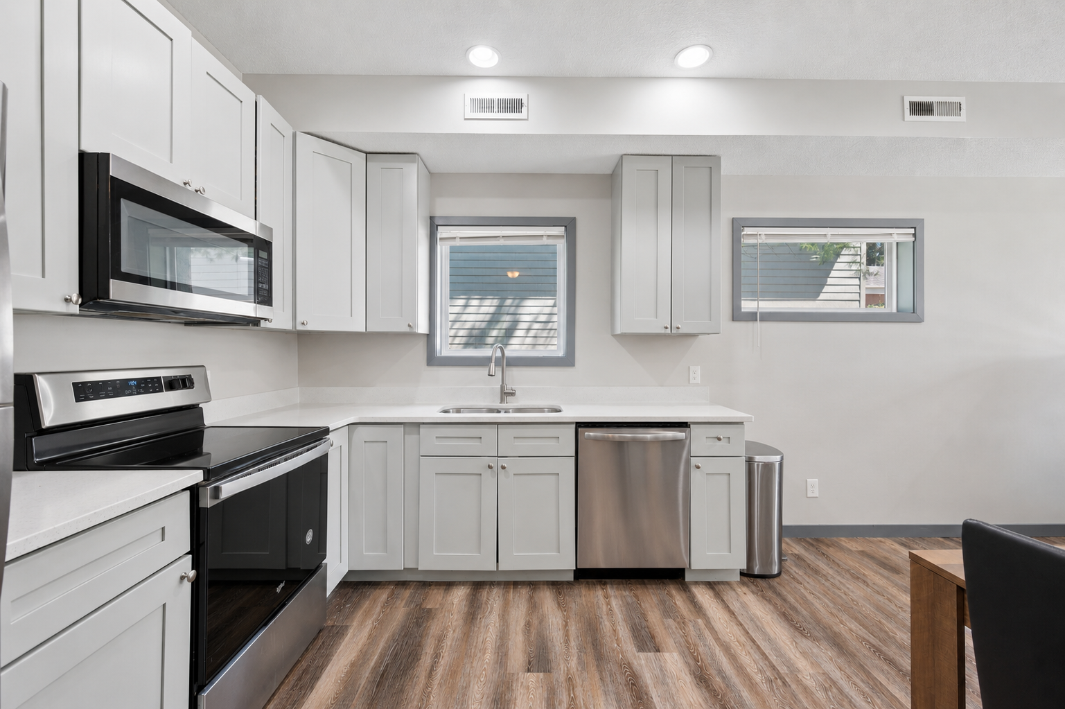 211 Belvidere Street E, 104, Saint Paul, MN 55107 Updated kitchen