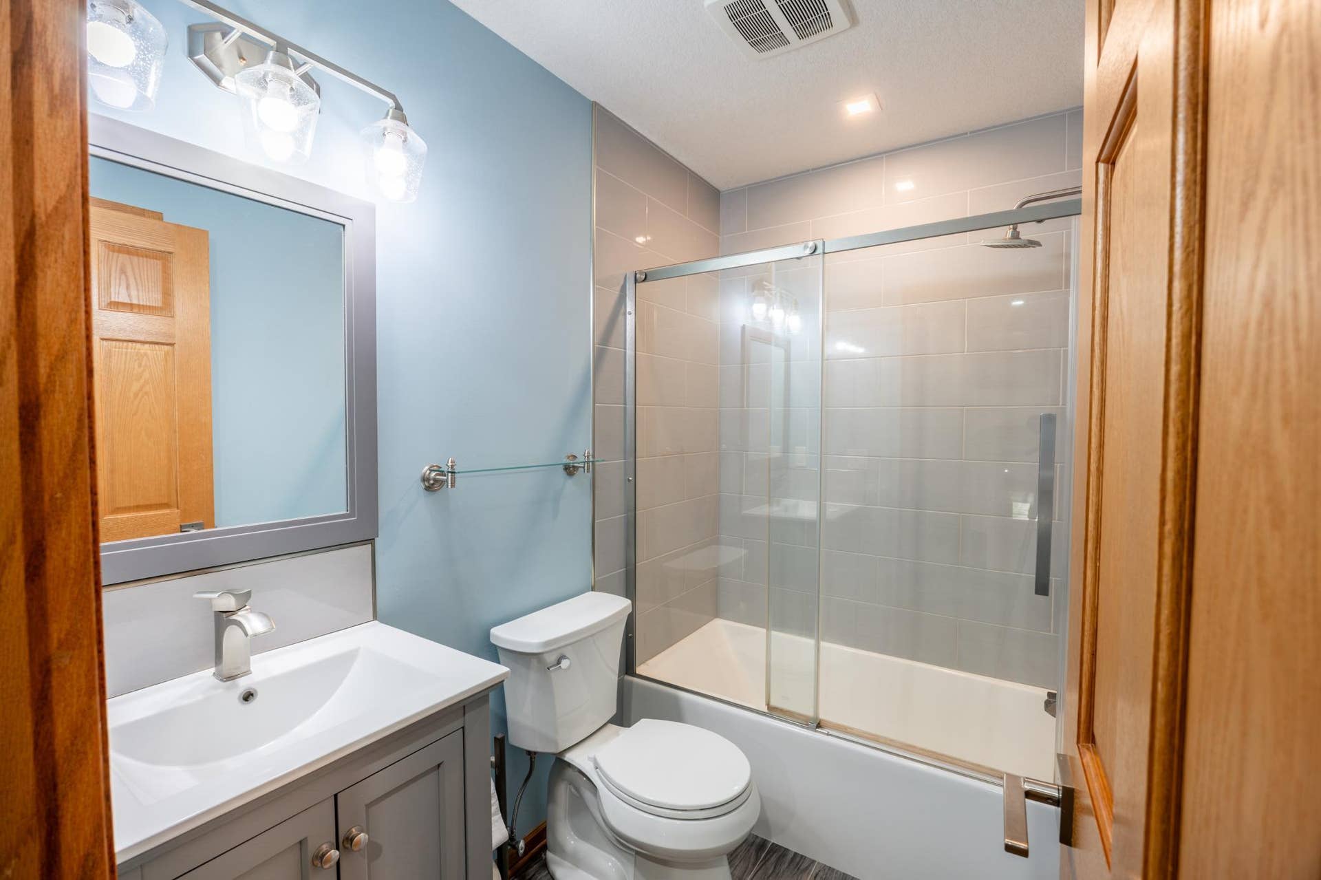 3509 91st Crescent N, Brooklyn Park, MN 55443 FullBathroom