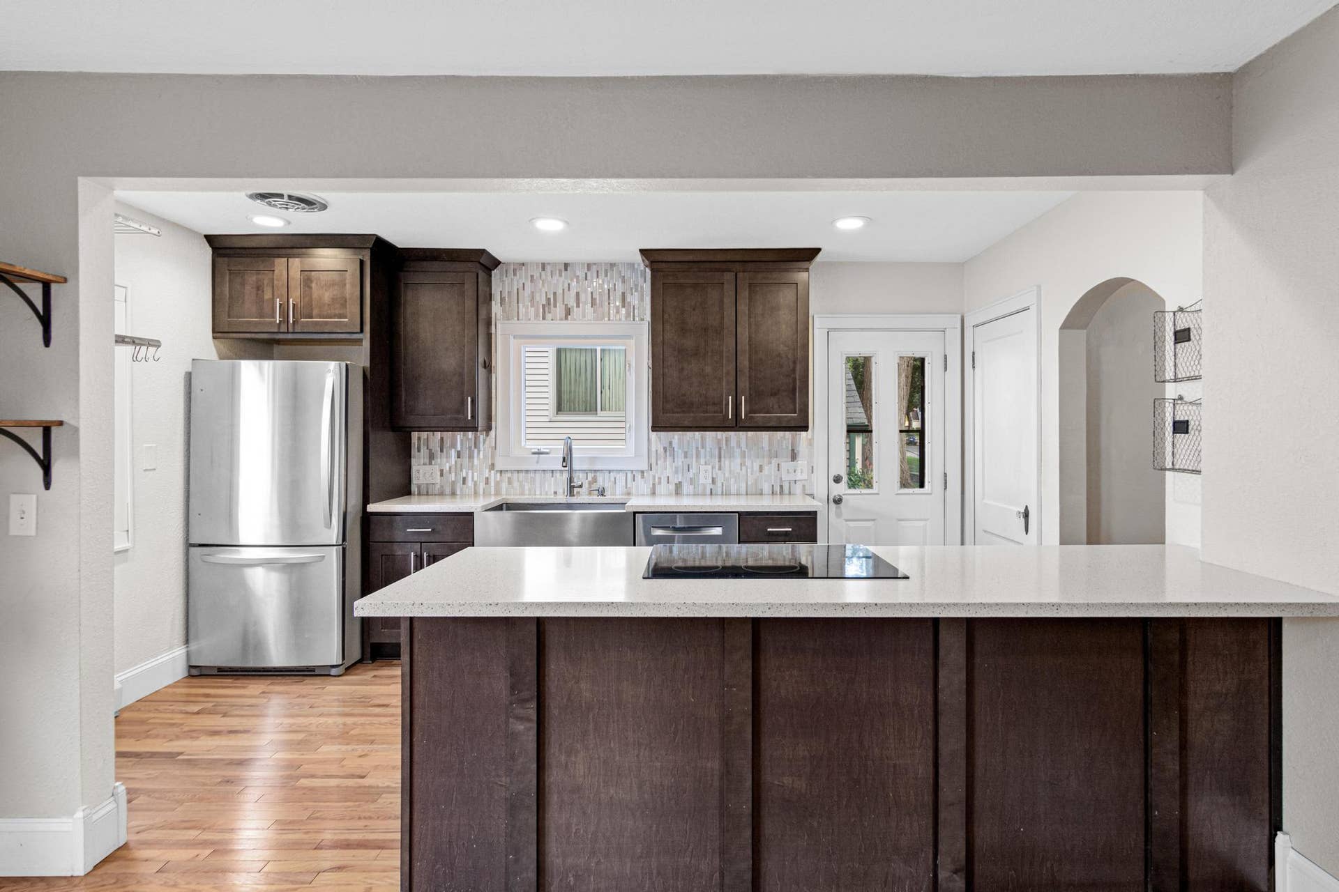 2171 Juno Ave-8.jpg