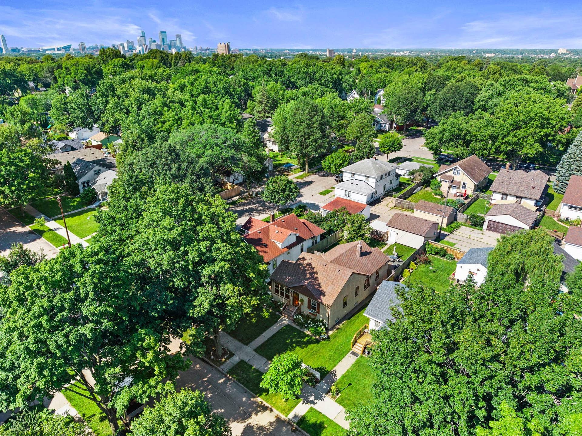 2704 Garfield Street NE, 2, Minneapolis, MN 55418 10-web-or-mls-2704 NE Garfield St-121.jpg