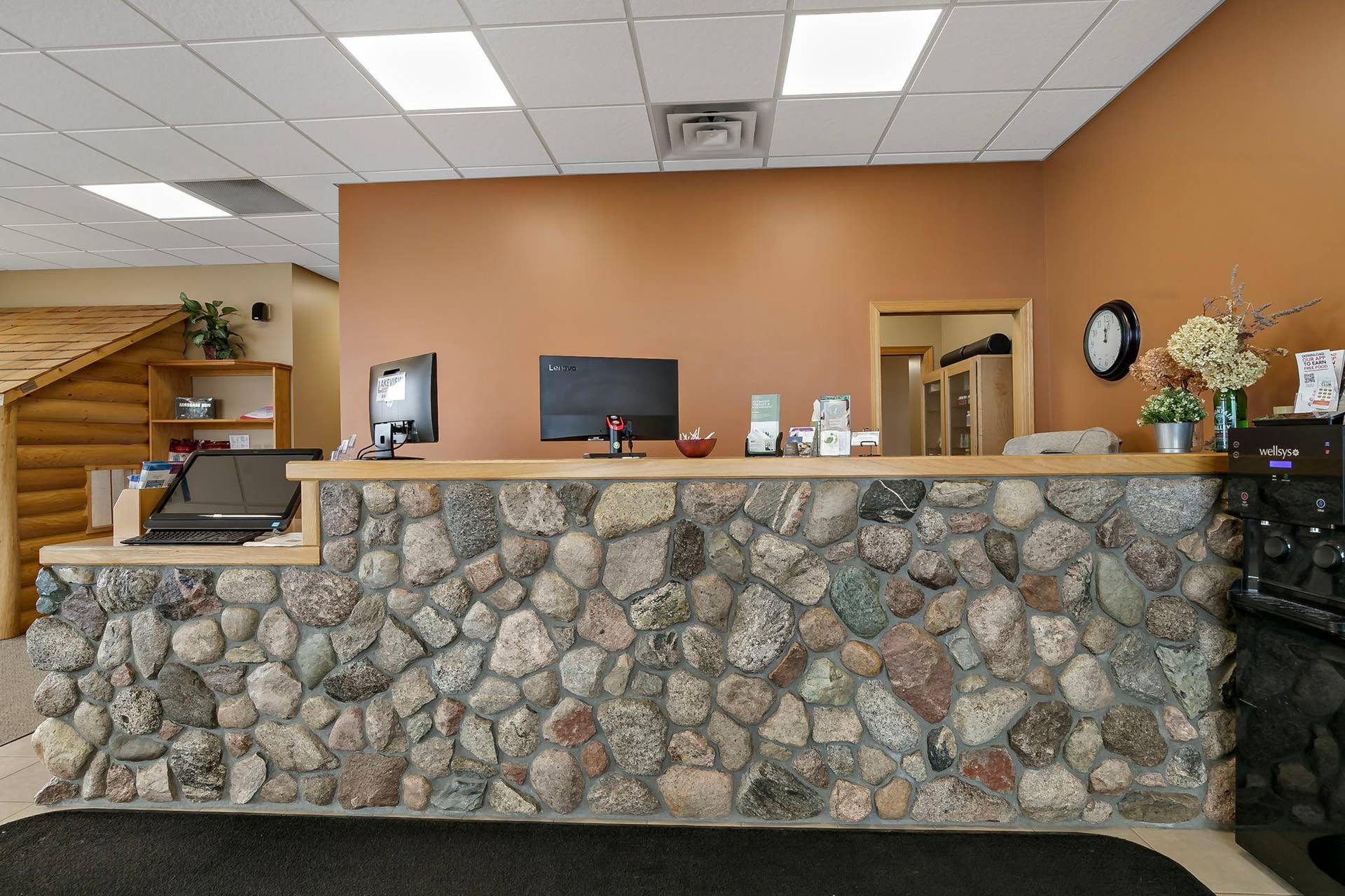 118 Paul Bunyan Drive S, Bemidji, MN 56601 53-web-or-mls-118 Paul Bunyan Dr S Bemidji MN_0055 copy.jpg