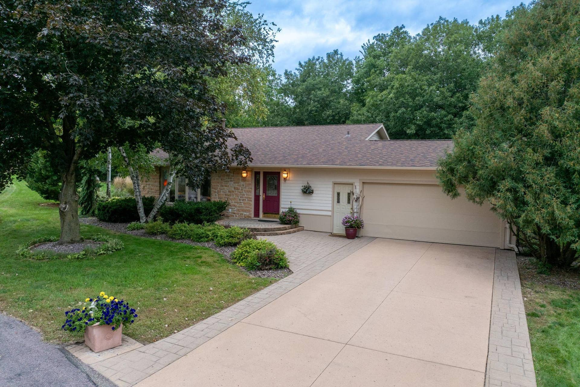 2 Capri Drive, Mankato, MN 56001 2 Capri Dr Mankato MN-1.jpg
