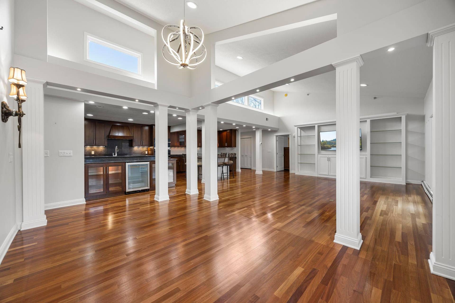 3150 Glen Oaks Avenue, #311A, White Bear Lake, MN 55110 Amazing light filled open spaces with hardwood floors and fresh paint.