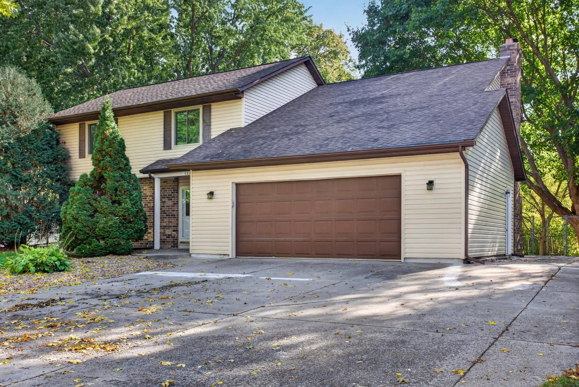 9829 105th Avenue N, Maple Grove, MN 55369 9829 105th Avenue N, Maple Grove, MN 55369