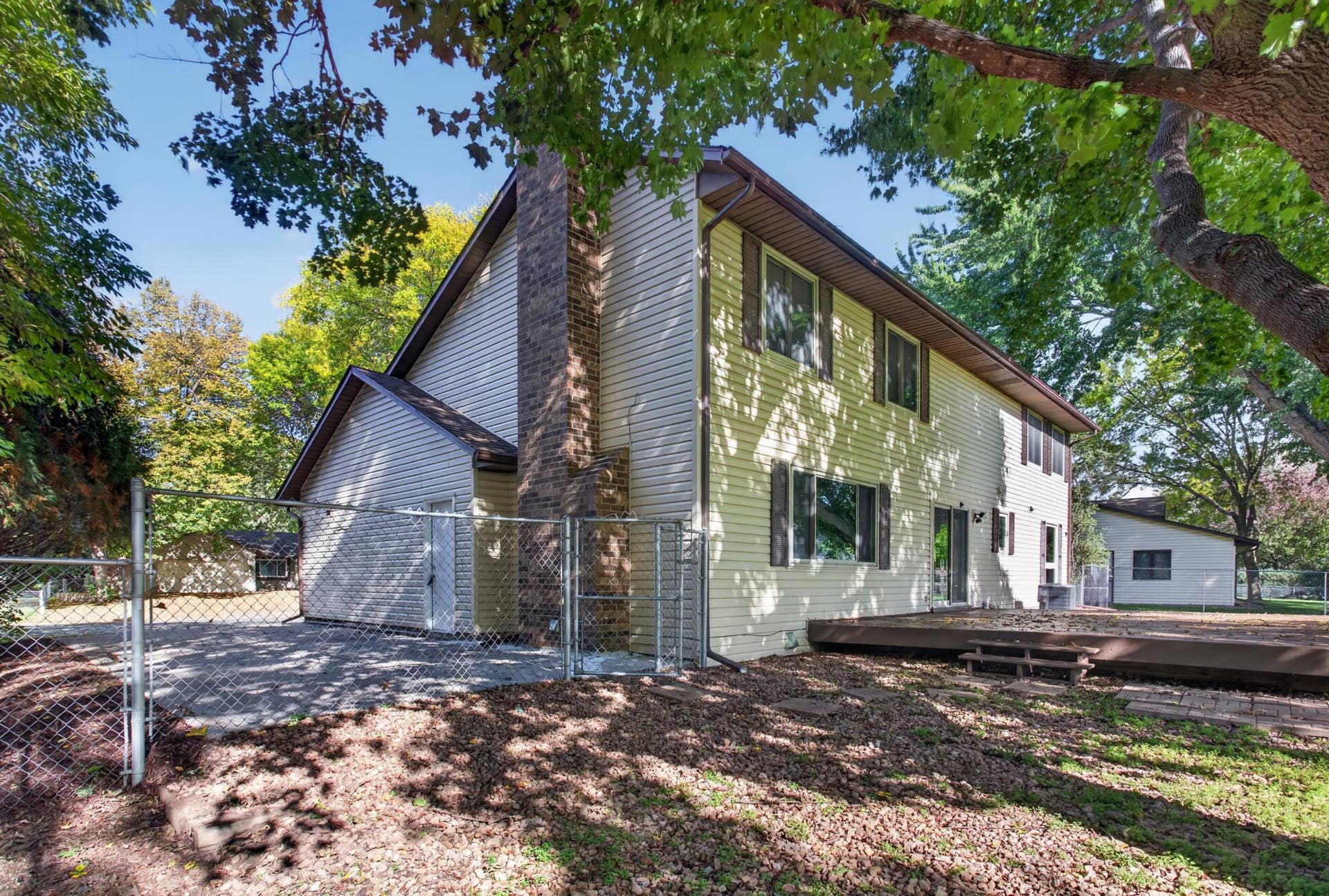 9829 105th Avenue N, Maple Grove, MN 55369 9829 105th Avenue N, Maple Grove, MN 55369
