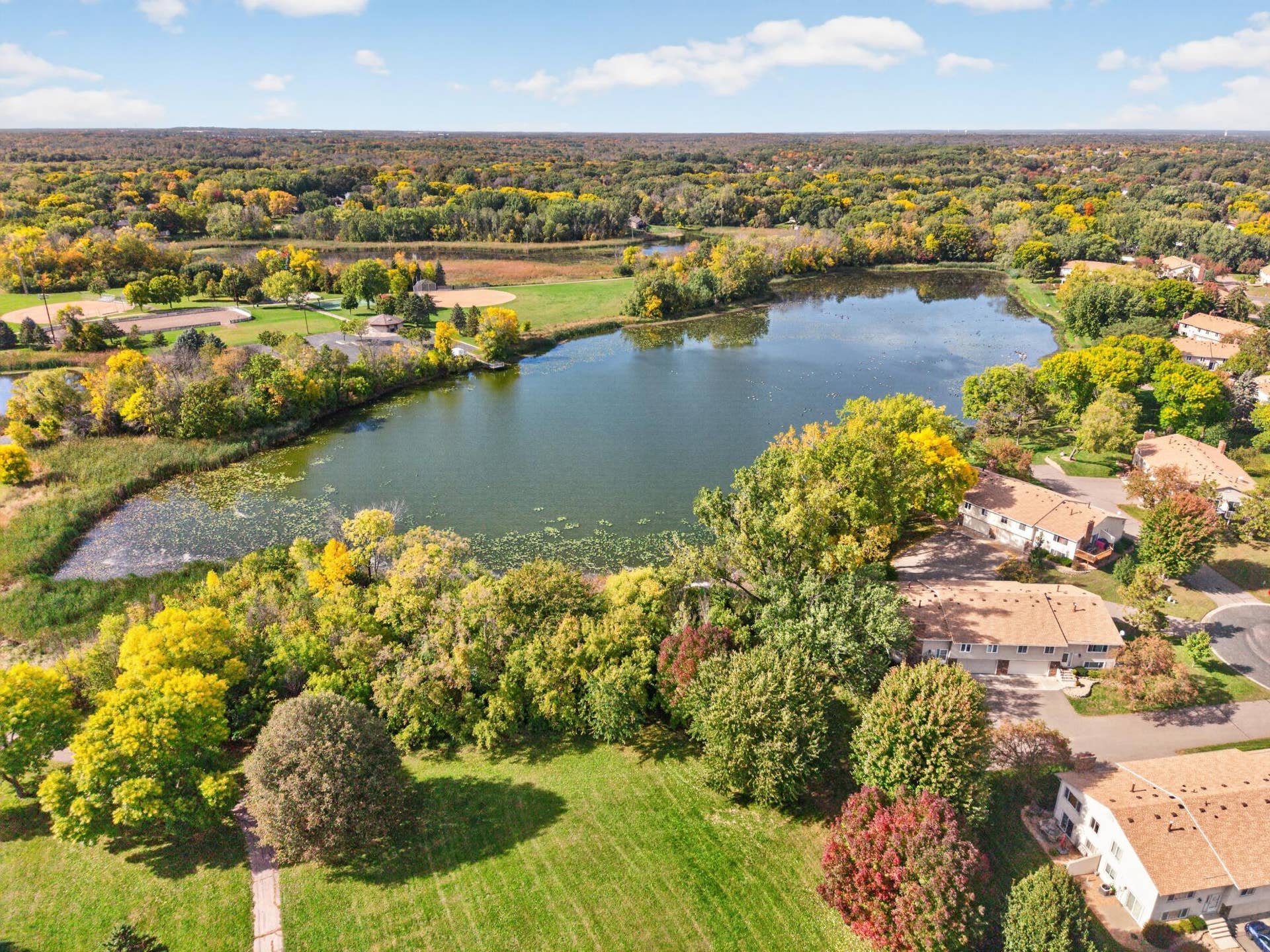 9829 105th Avenue N, Maple Grove, MN 55369 9829 105th Avenue N, Maple Grove, MN 55369