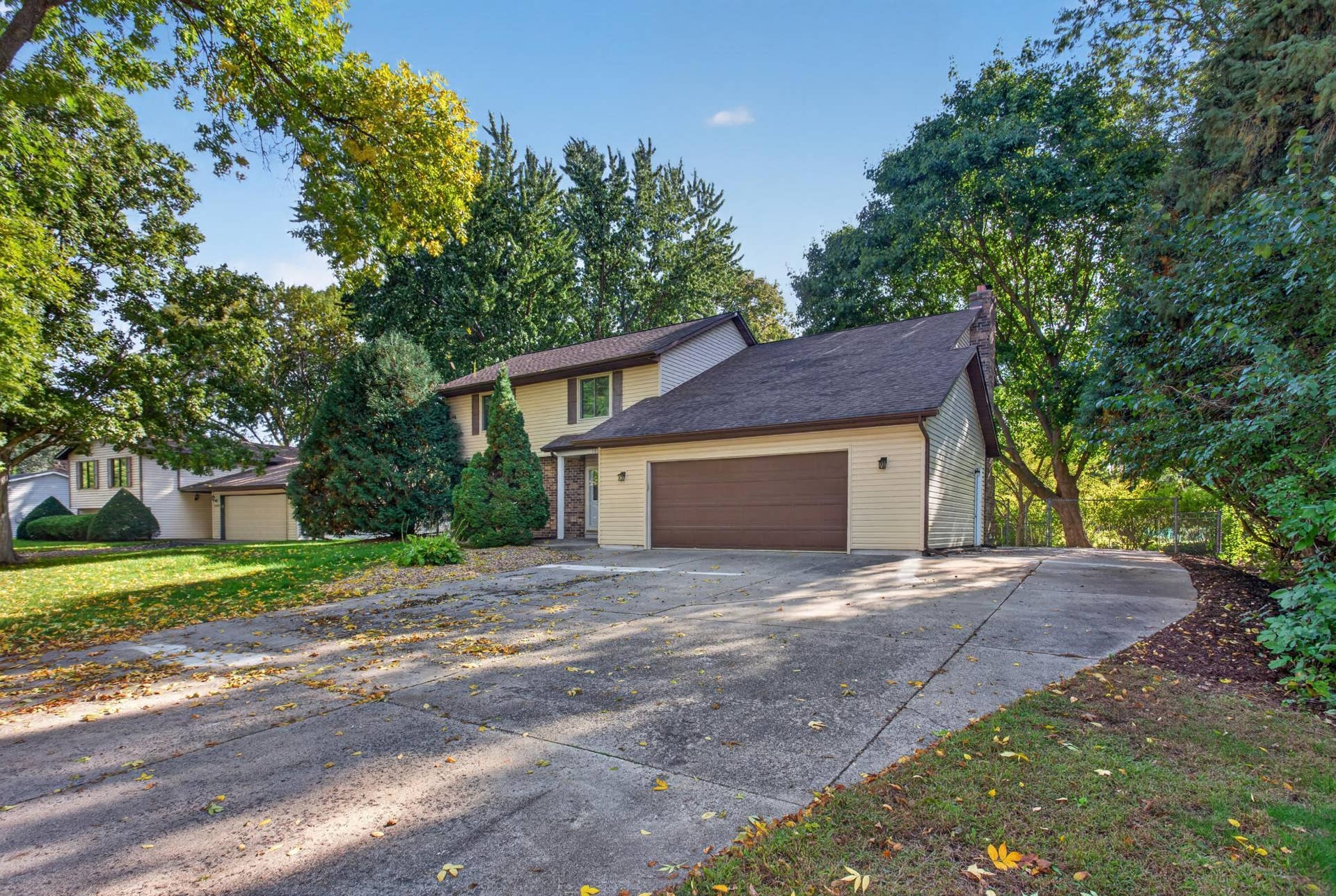 9829 105th Avenue N, Maple Grove, MN 55369 9829 105th Avenue N, Maple Grove, MN 55369