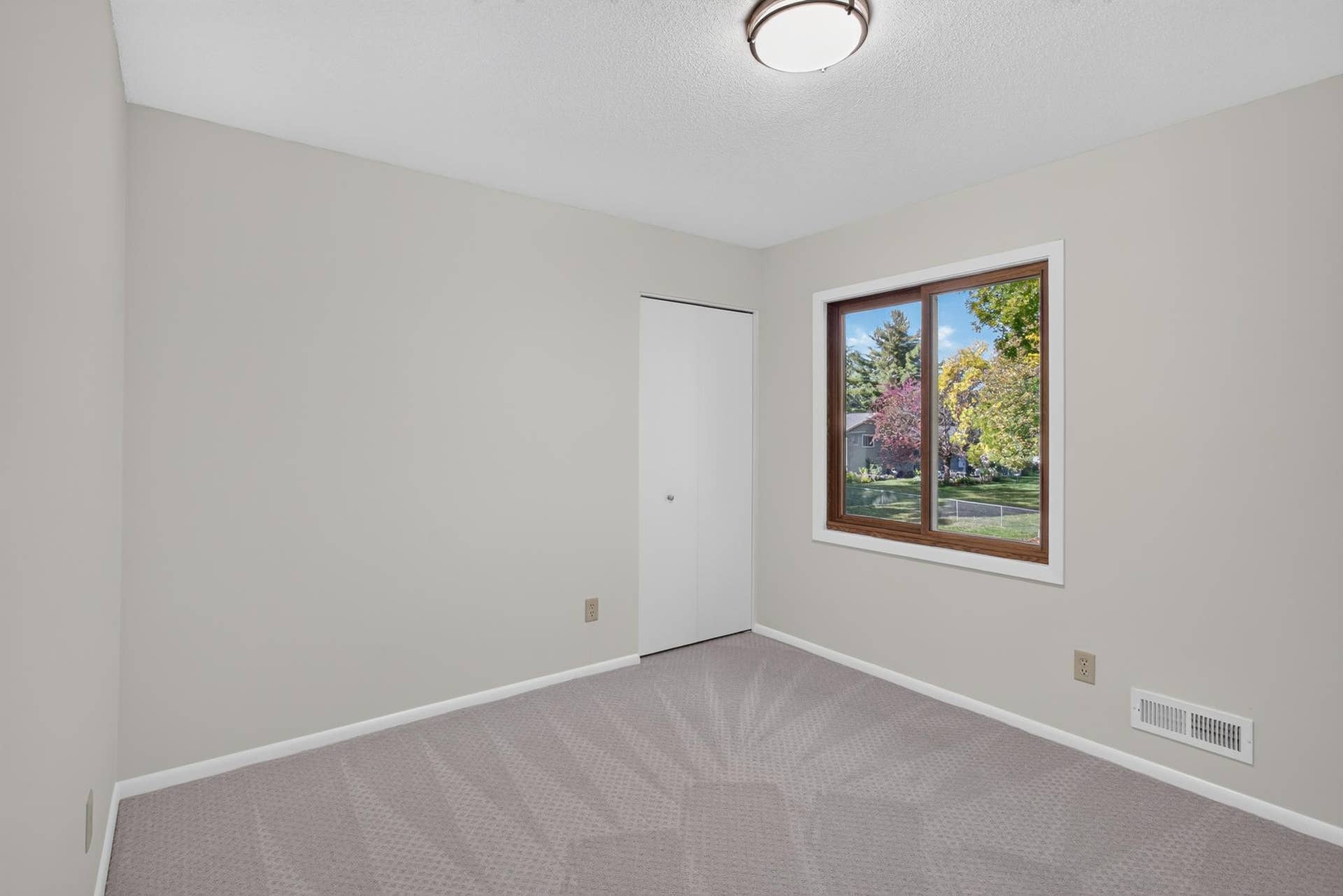 9829 105th Avenue N, Maple Grove, MN 55369 9829 105th Avenue N, Maple Grove, MN 55369