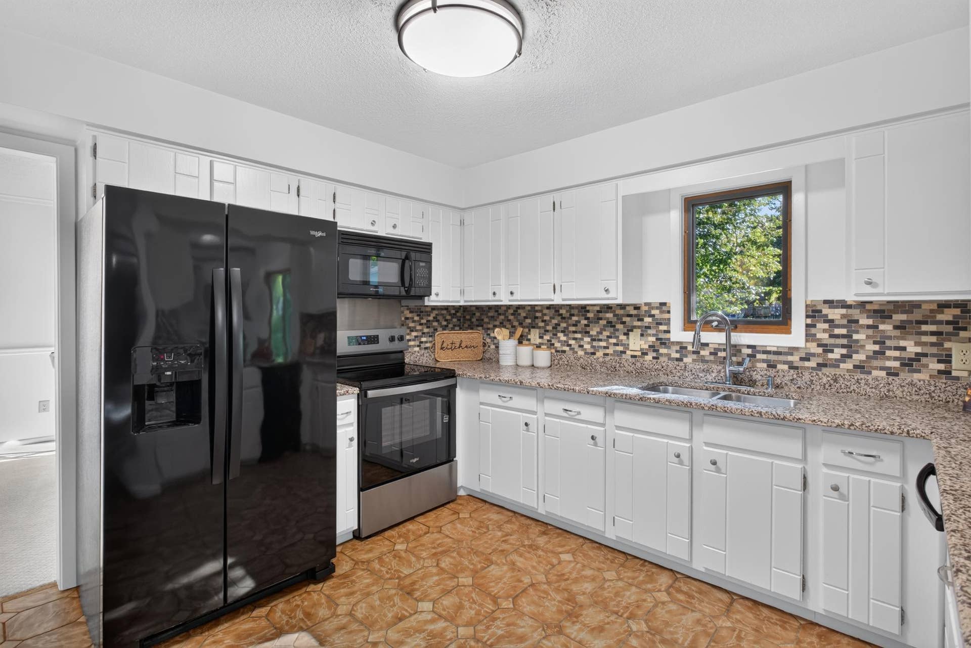9829 105th Avenue N, Maple Grove, MN 55369 9829 105th Avenue N, Maple Grove, MN 55369