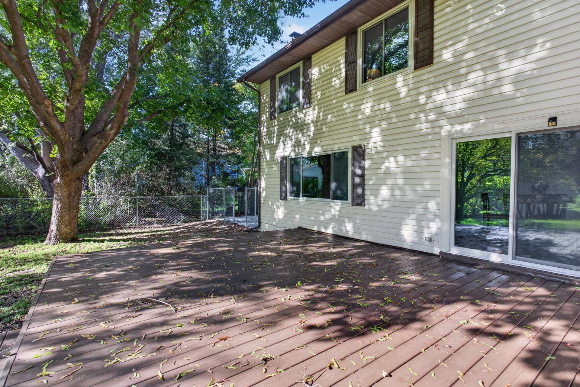 9829 105th Avenue N, Maple Grove, MN 55369 9829 105th Avenue N, Maple Grove, MN 55369