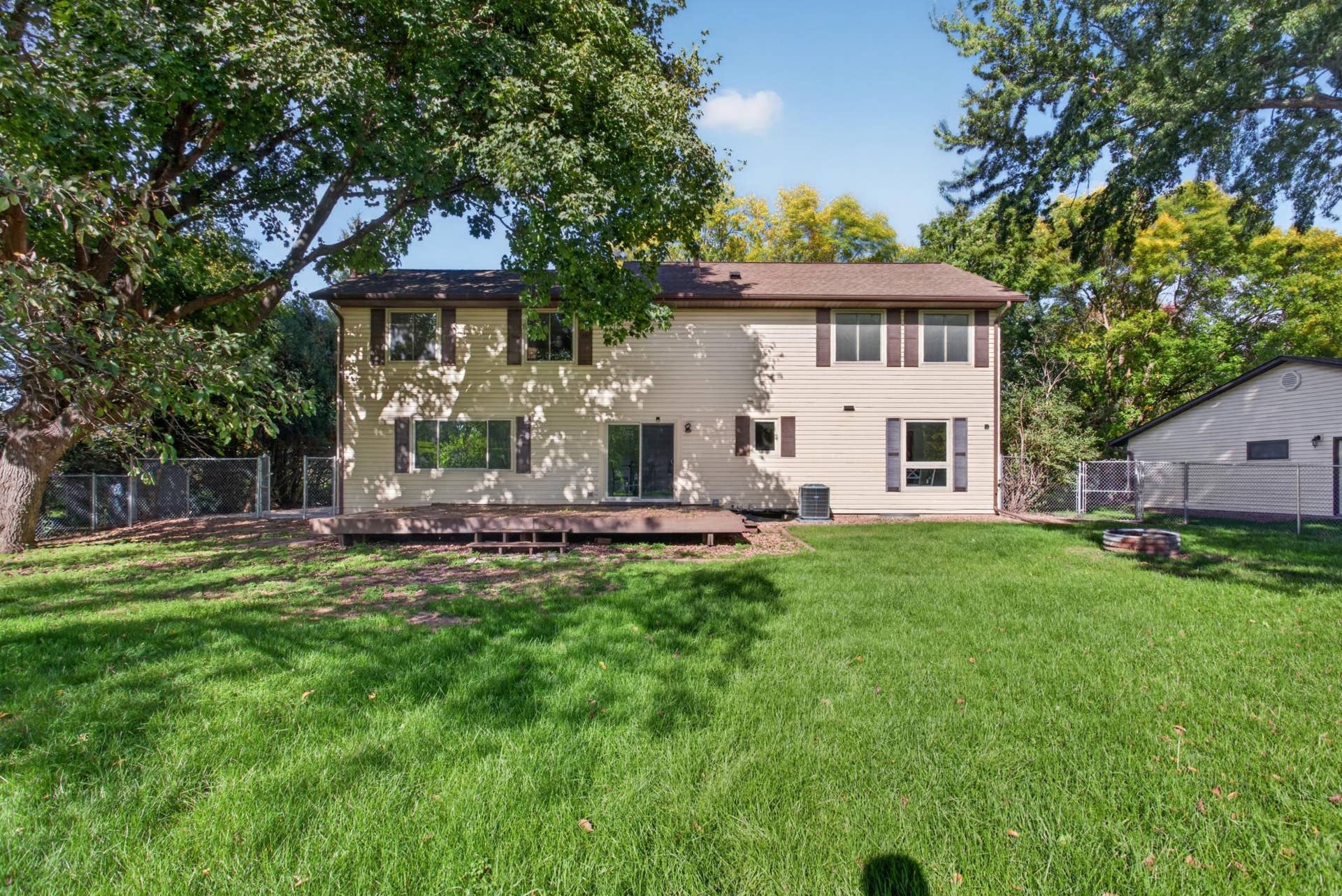 9829 105th Avenue N, Maple Grove, MN 55369 9829 105th Avenue N, Maple Grove, MN 55369
