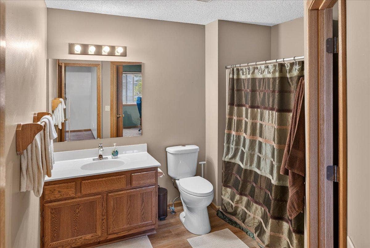 2583 Lockwood Drive, Mendota Heights, MN 55120 23-023.jpg