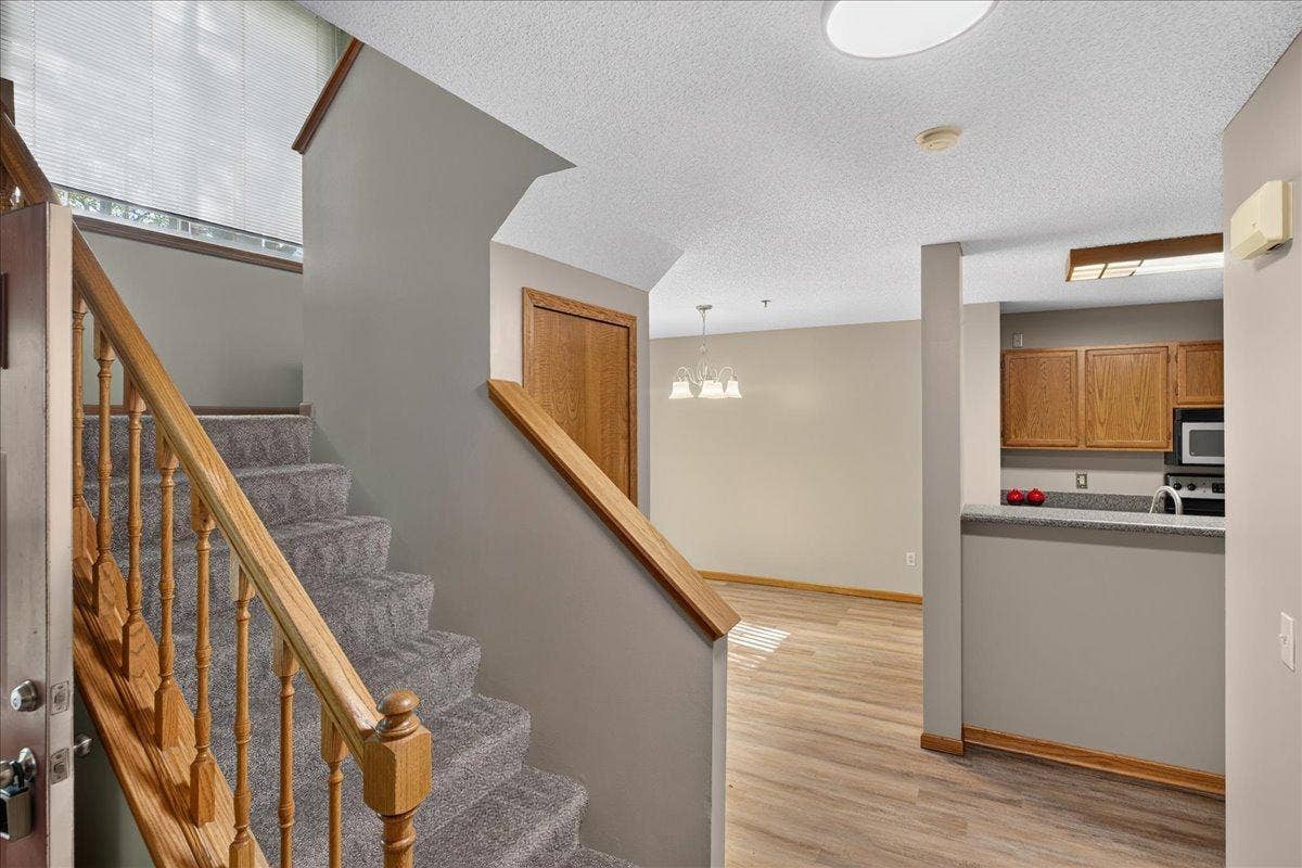 2583 Lockwood Drive, Mendota Heights, MN 55120 1. Welcoming main level with new flooring, fresh paint and an easy flow between the living, dining and kitchen areas.