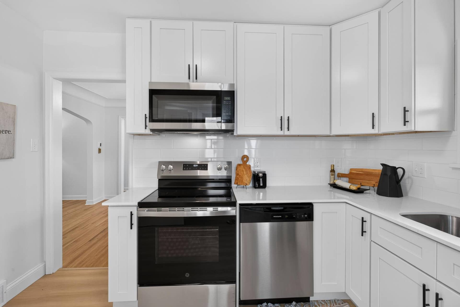 1100 Montana Avenue W, 89, Saint Paul, MN 55108 Kitchen