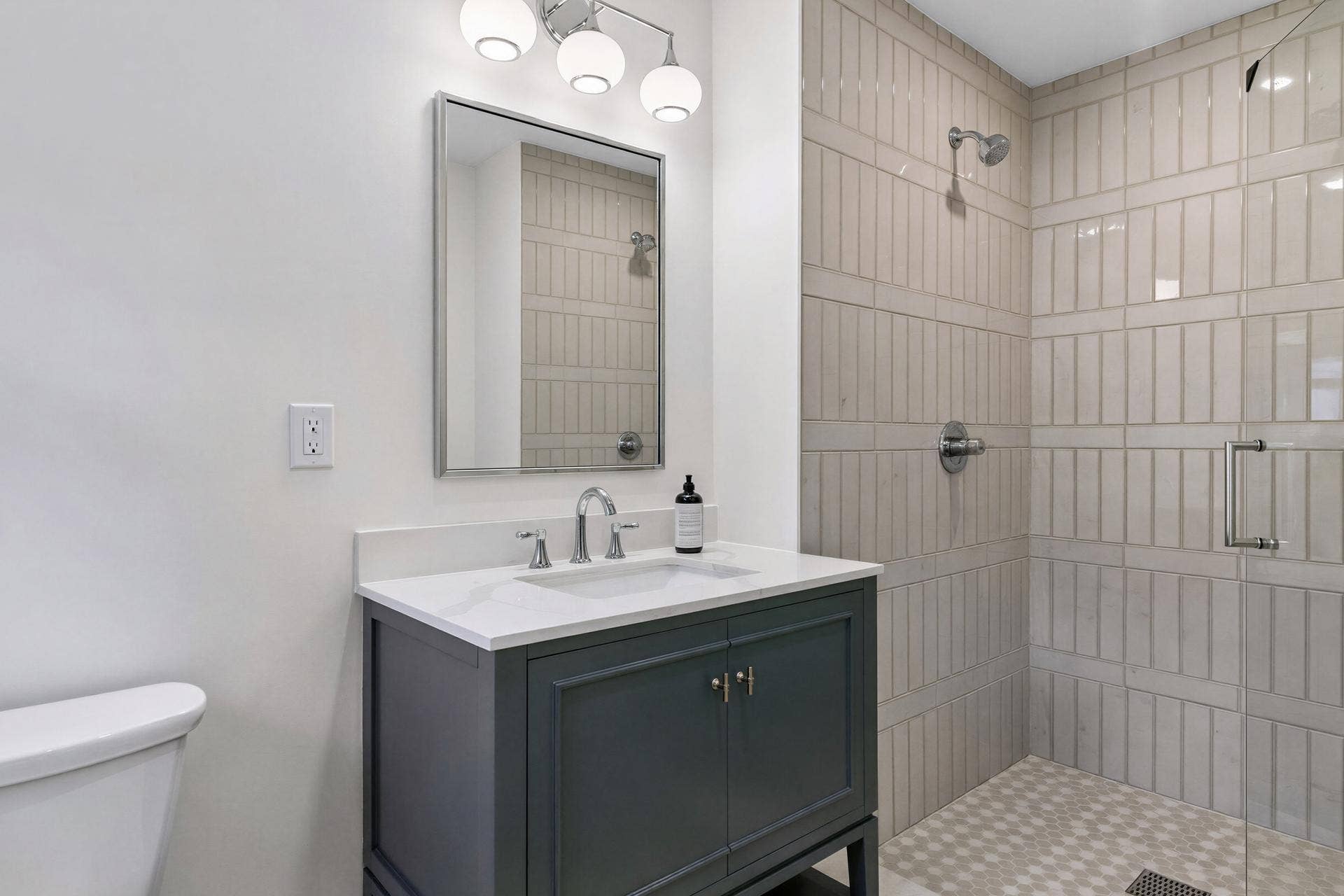 12056 Everton Avenue N, White Bear Lake, MN 55110 2rd bedroom bath with tiled shower