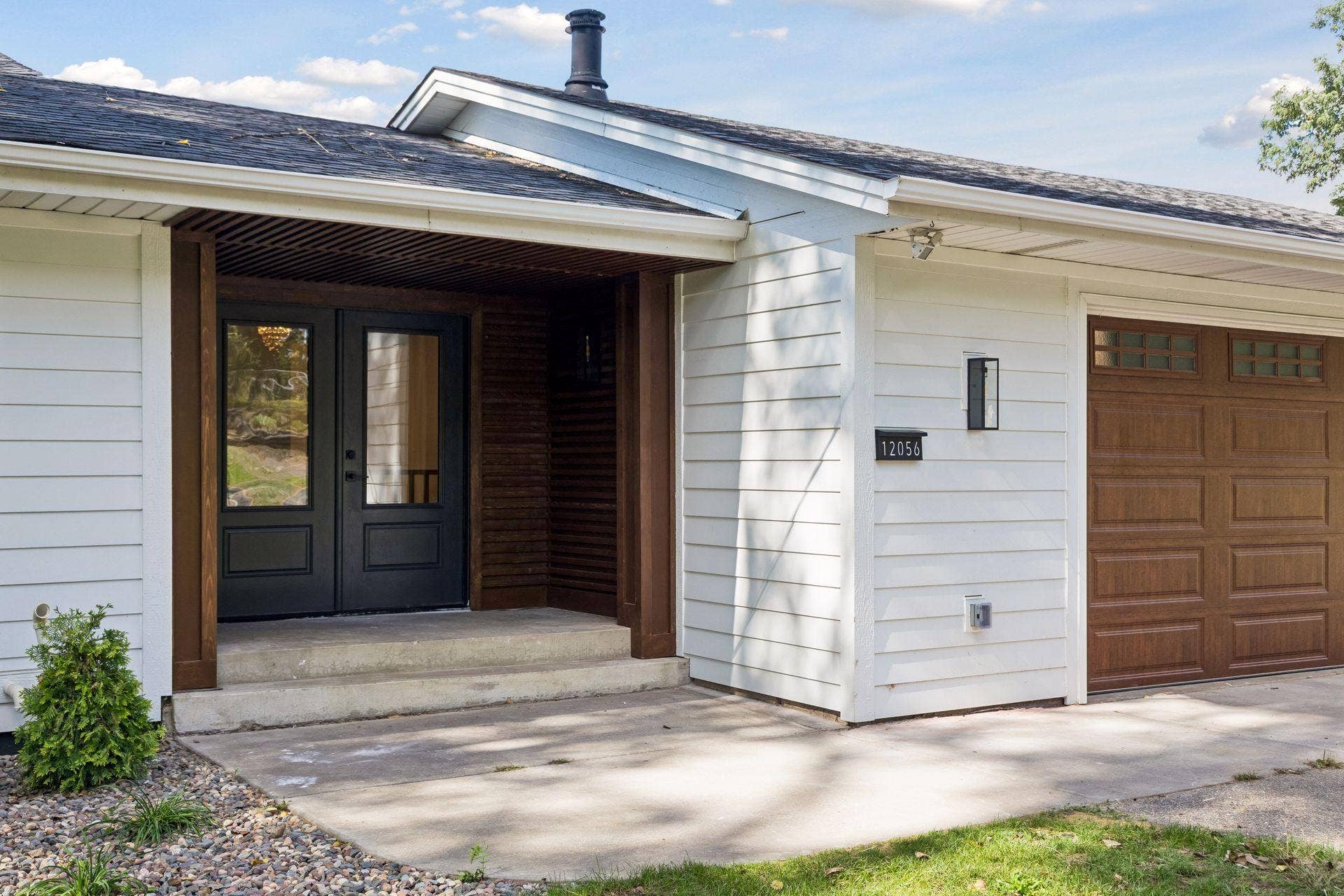 12056 Everton Avenue N, White Bear Lake, MN 55110 Covered front entry