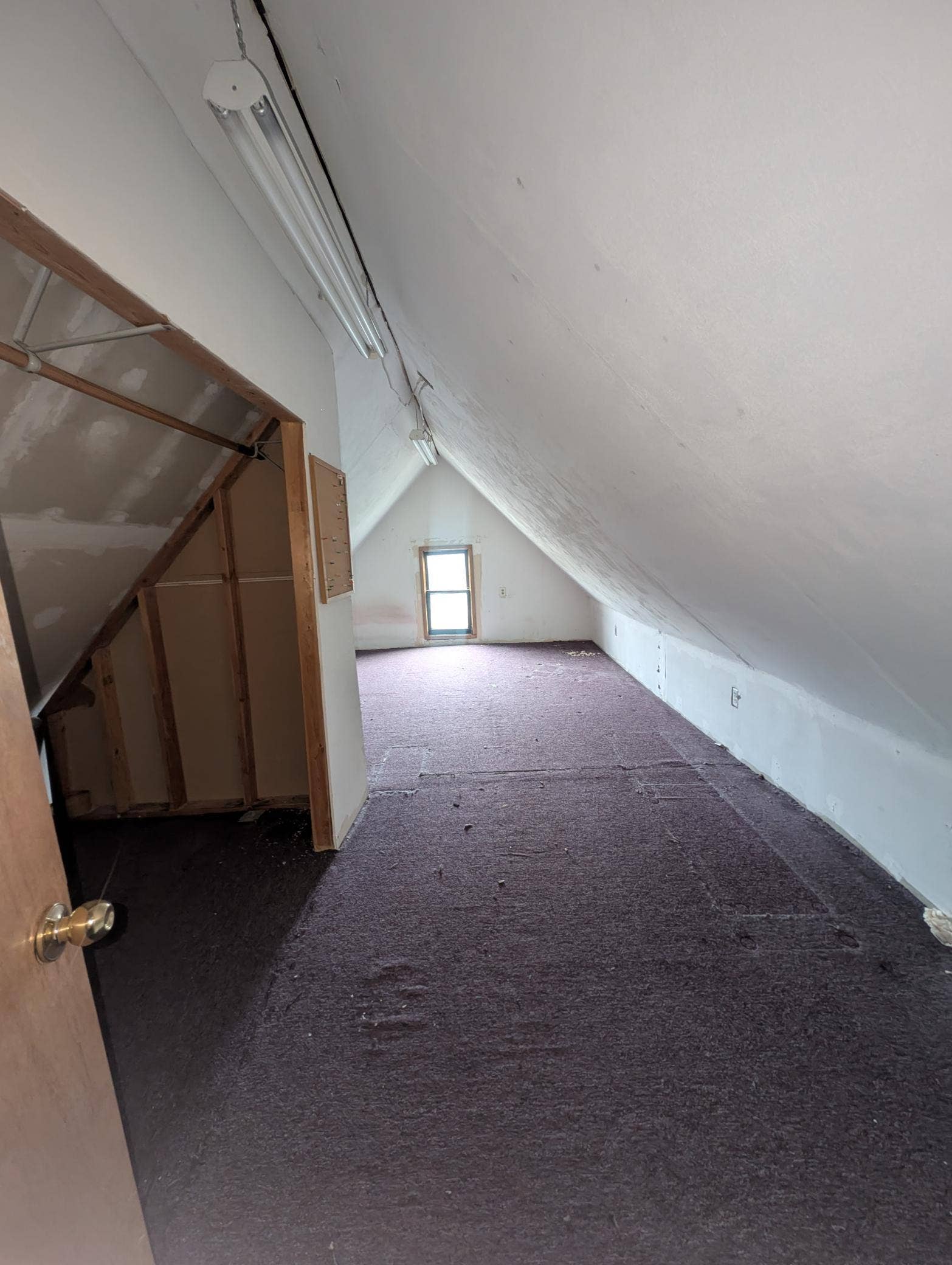 588 York Avenue, 98, Saint Paul, MN 55130 Attic Space Bonus!