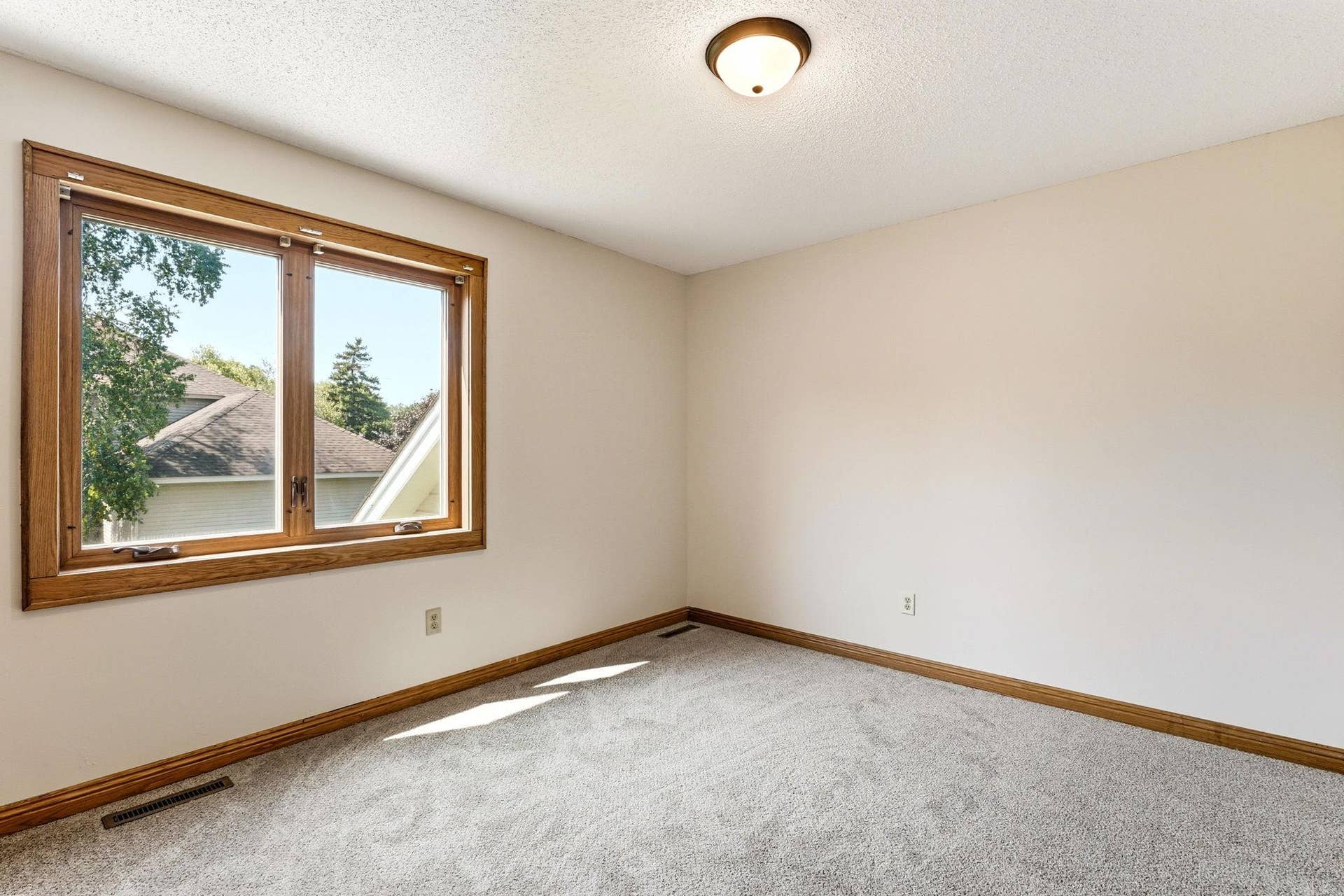 8843 Blackoaks Lane N, Maple Grove, MN 55311 8843 Blackoaks Lane N, Maple Grove, MN 55311