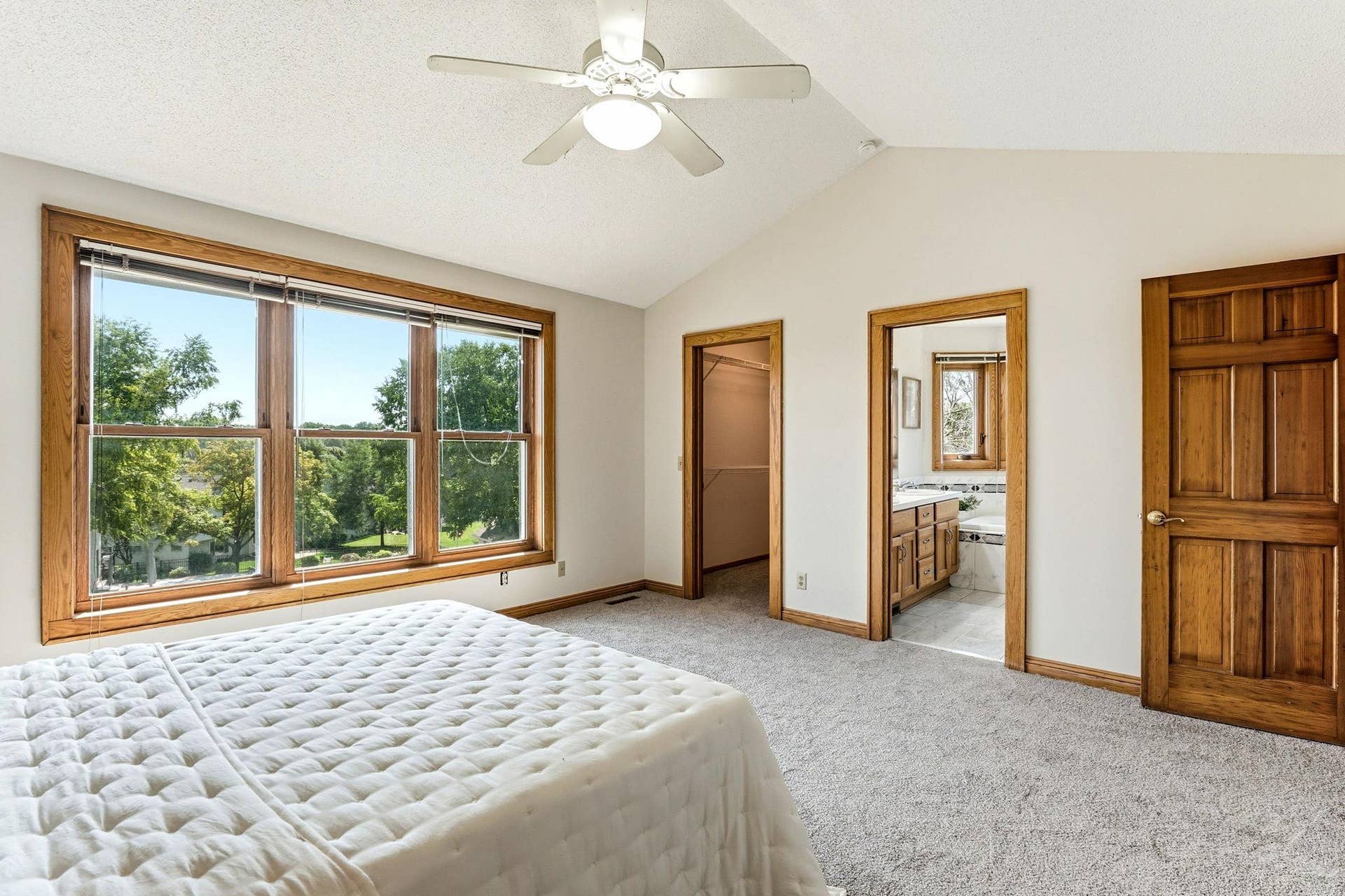 8843 Blackoaks Lane N, Maple Grove, MN 55311 8843 Blackoaks Lane N, Maple Grove, MN 55311