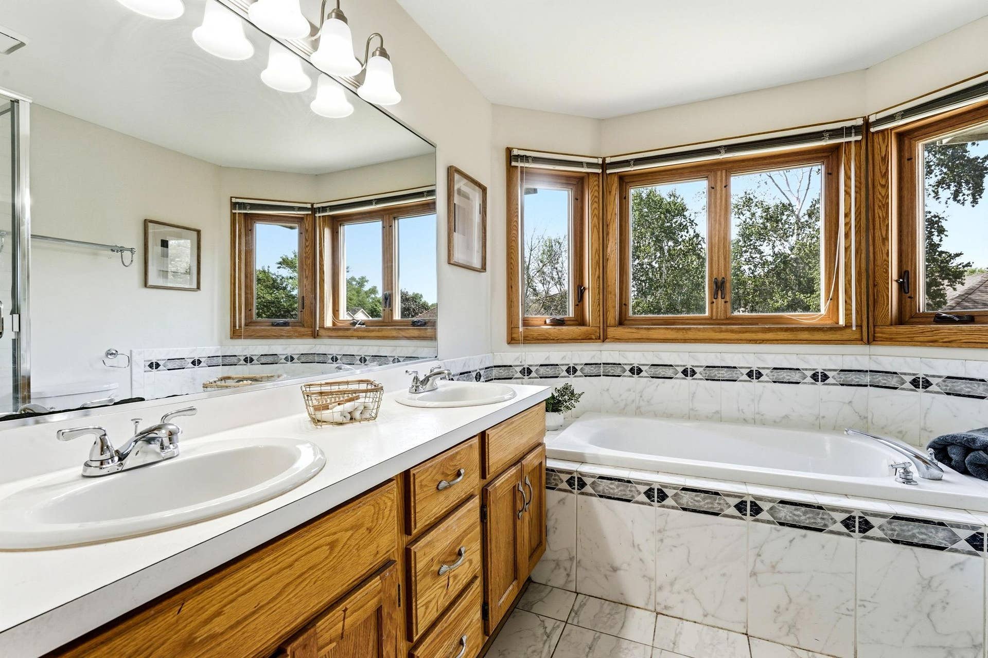8843 Blackoaks Lane N, Maple Grove, MN 55311 8843 Blackoaks Lane N, Maple Grove, MN 55311