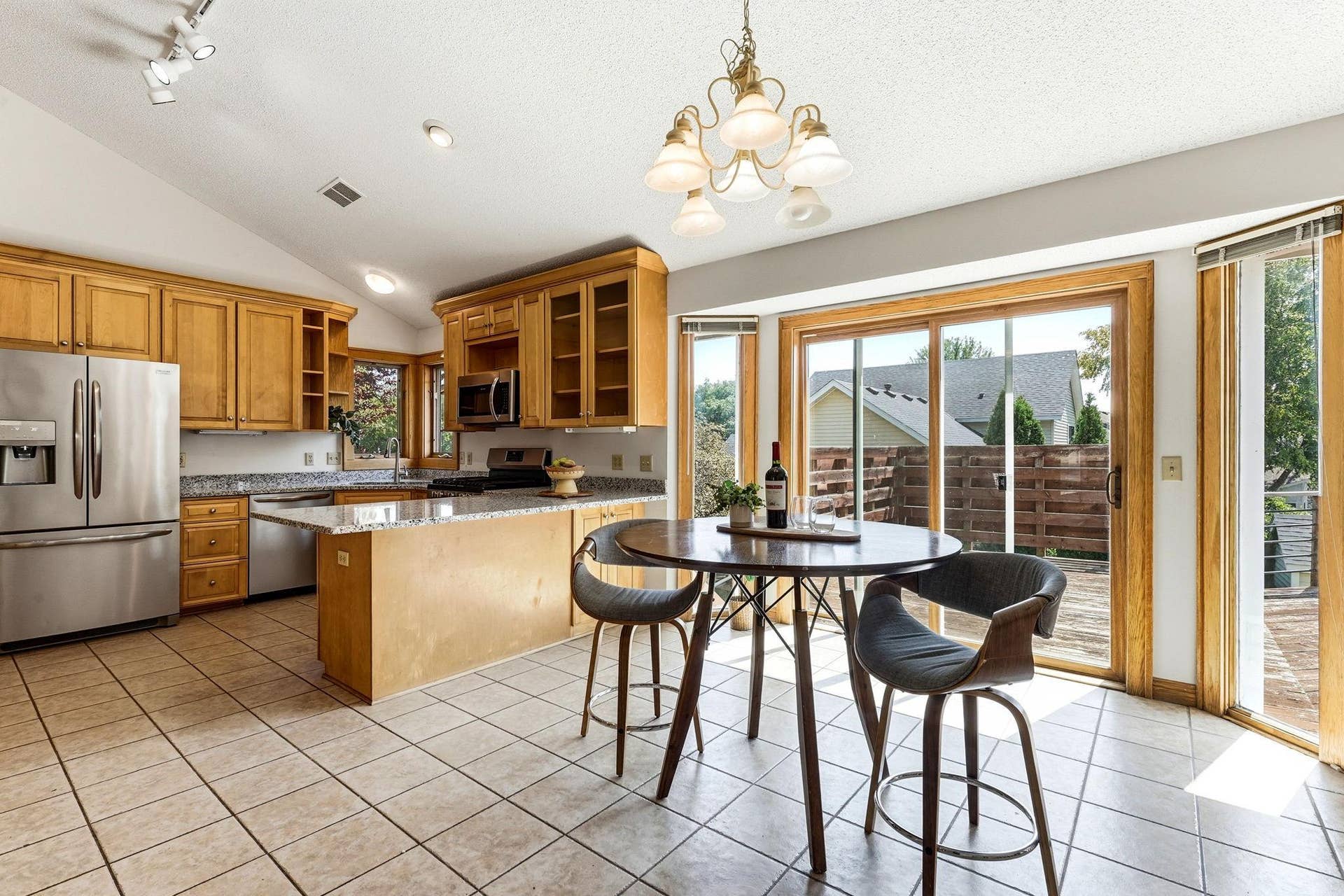 8843 Blackoaks Lane N, Maple Grove, MN 55311 8843 Blackoaks Lane N, Maple Grove, MN 55311