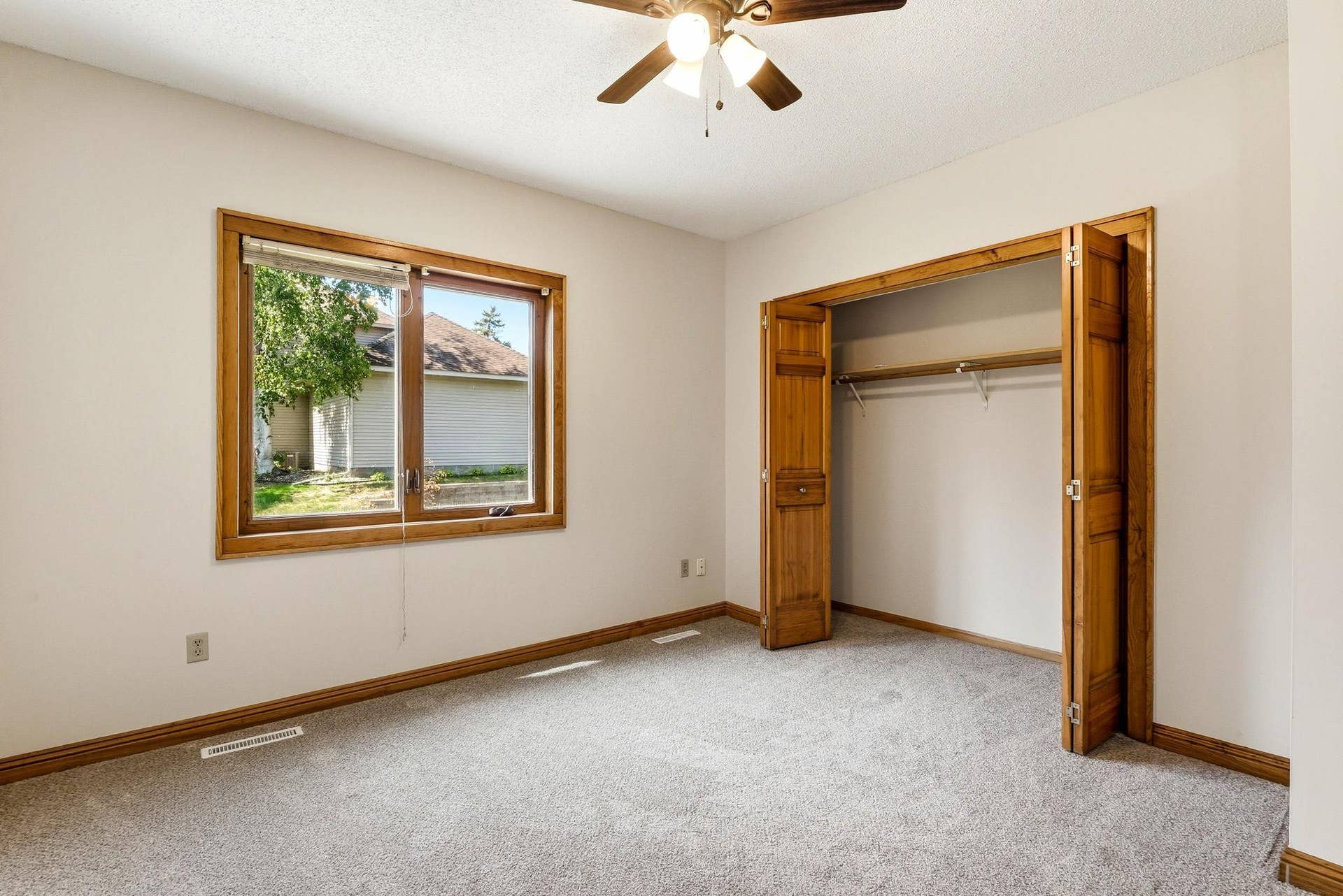 8843 Blackoaks Lane N, Maple Grove, MN 55311 8843 Blackoaks Lane N, Maple Grove, MN 55311