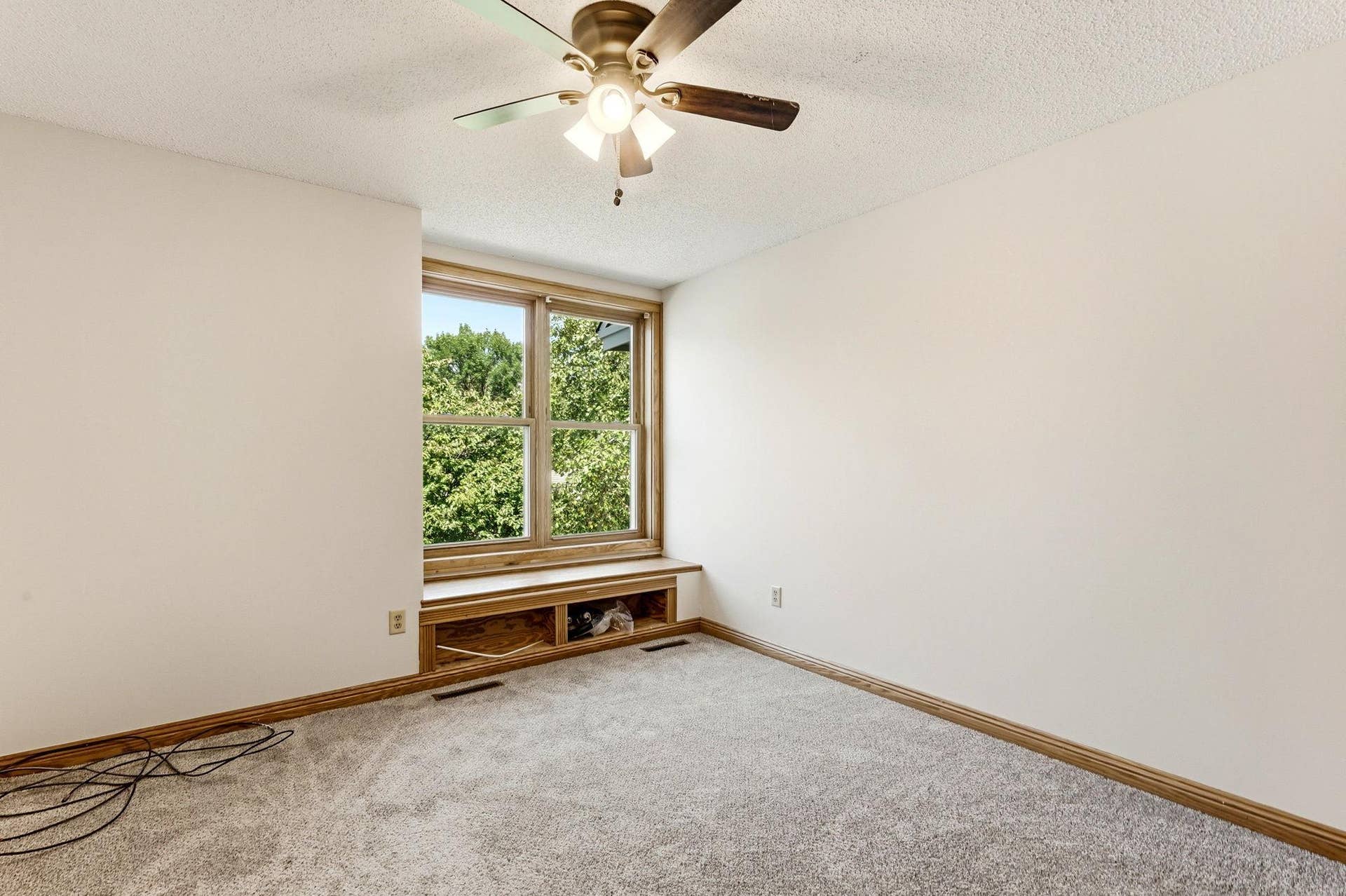 8843 Blackoaks Lane N, Maple Grove, MN 55311 8843 Blackoaks Lane N, Maple Grove, MN 55311