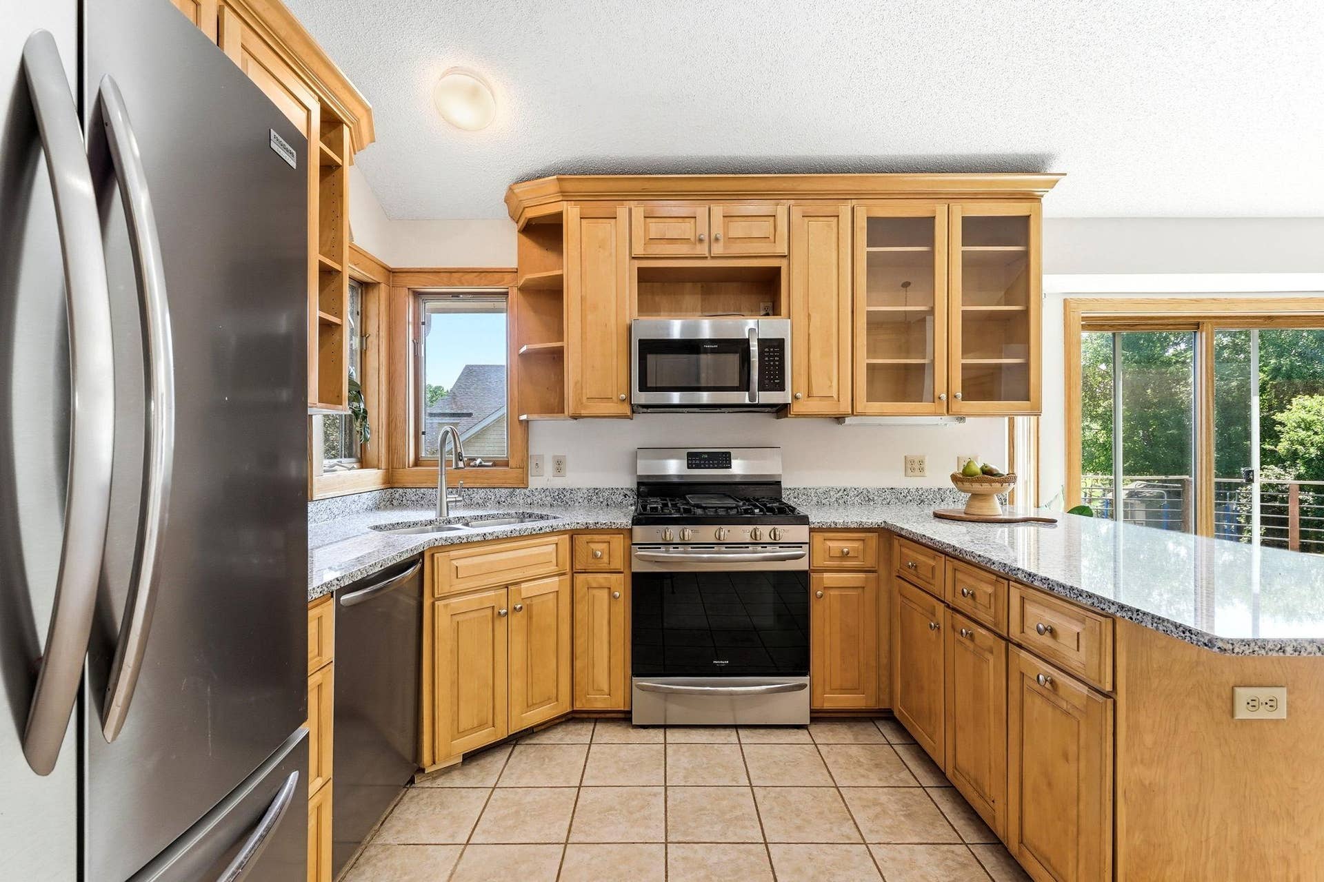 8843 Blackoaks Lane N, Maple Grove, MN 55311 8843 Blackoaks Lane N, Maple Grove, MN 55311